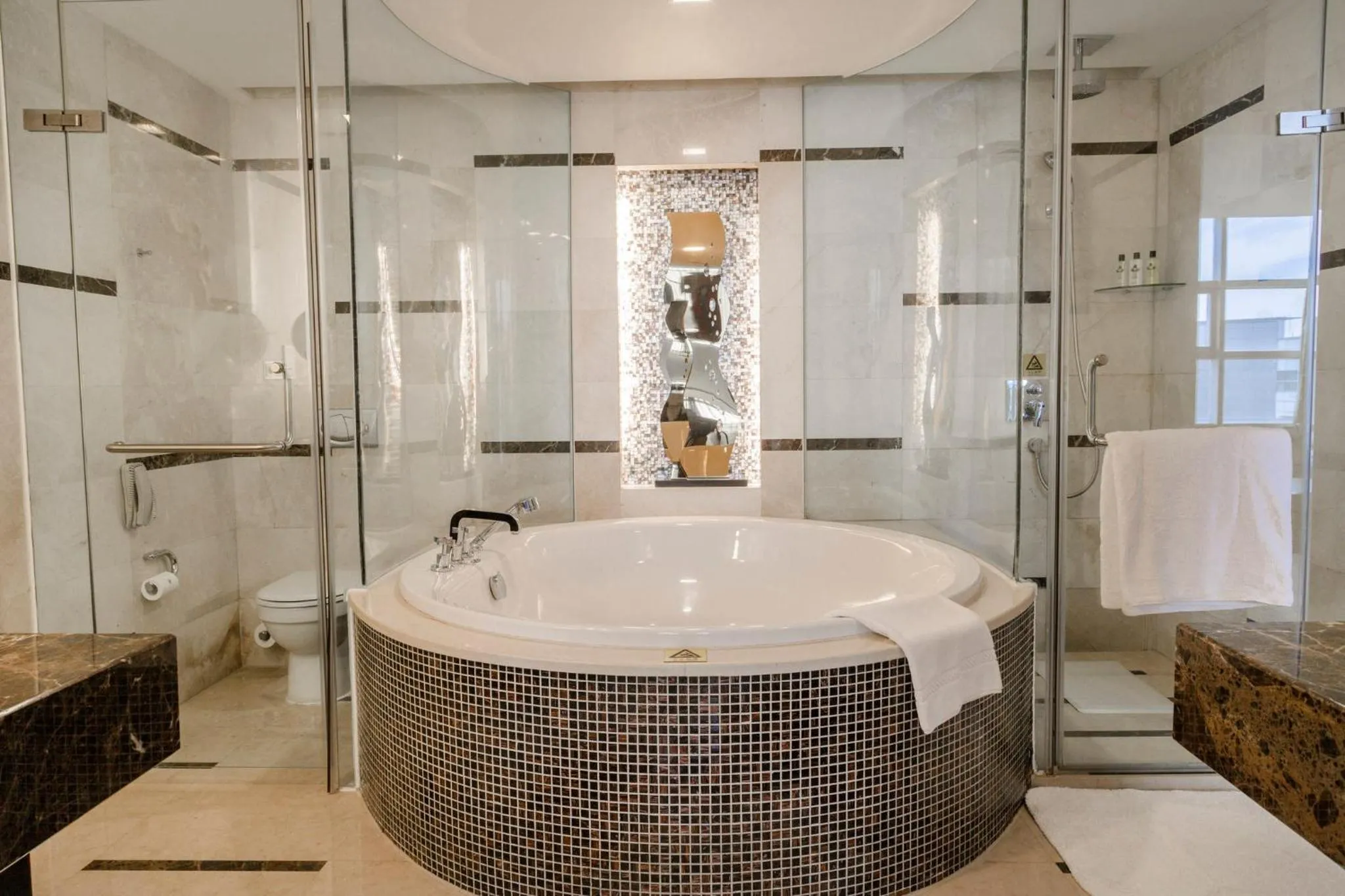 Photo of the whole room in InterContinental Qingdao by IHG