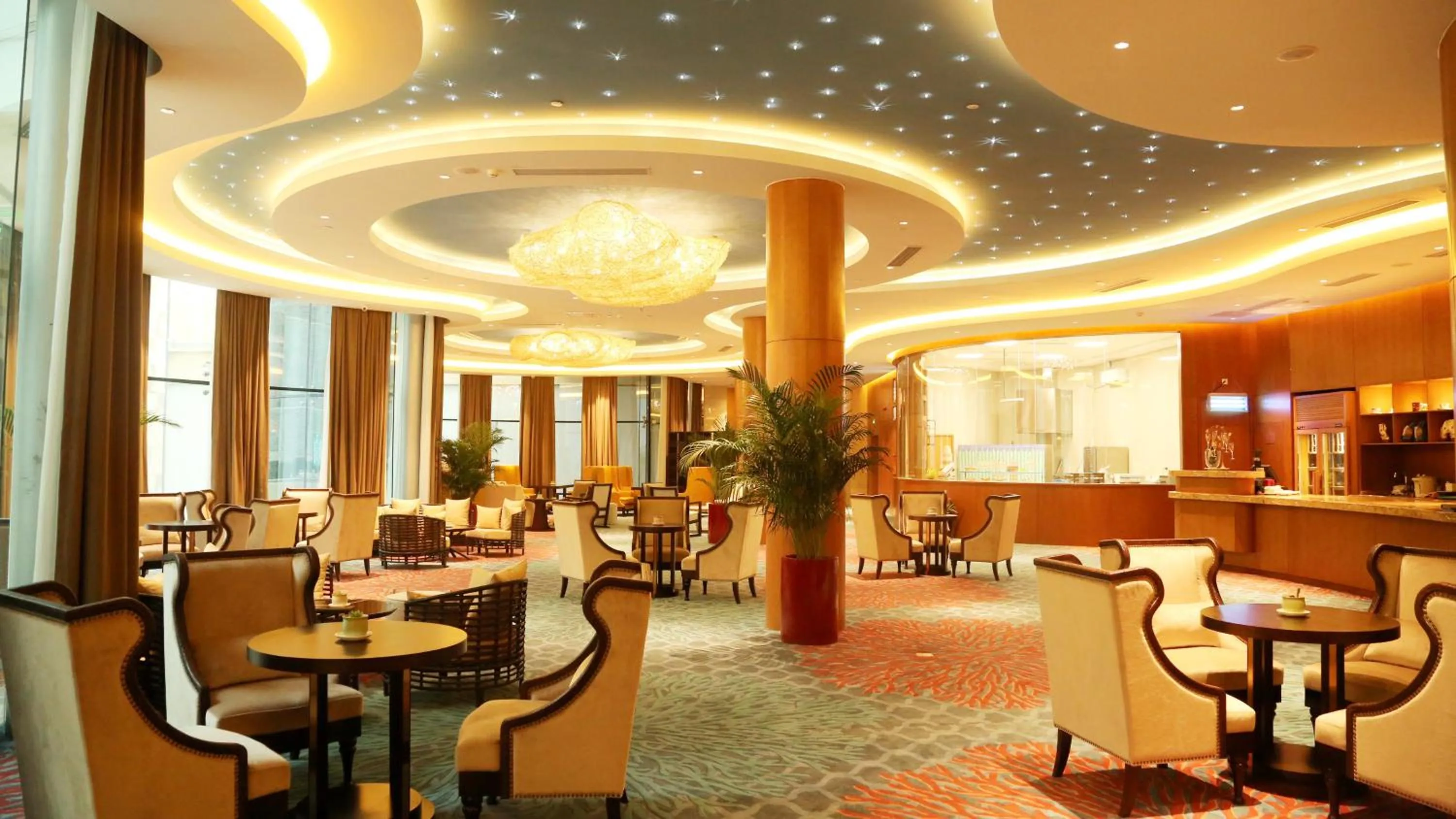 Lounge or bar in InterContinental Qingdao by IHG