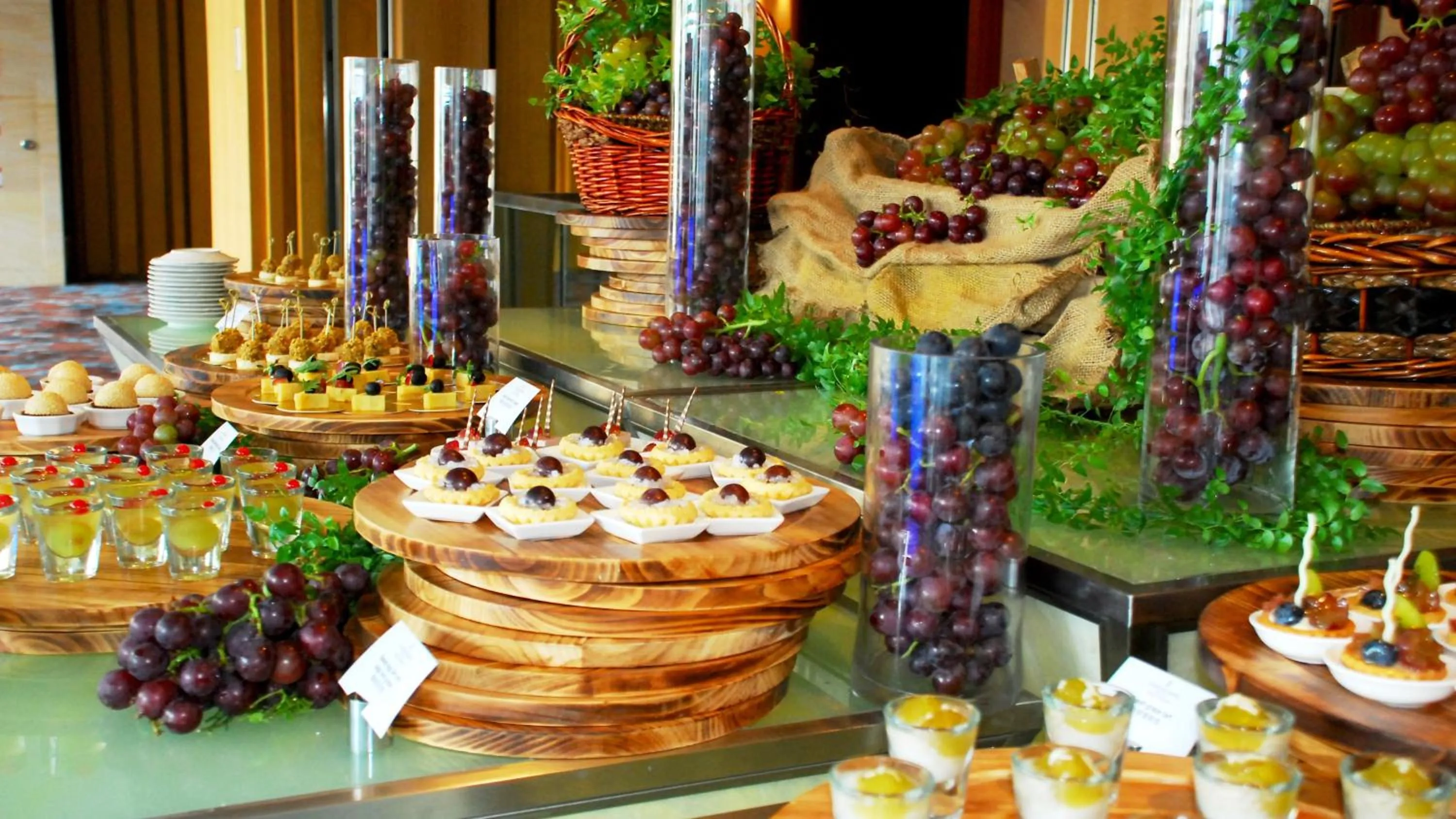 Meeting/conference room in InterContinental Qingdao by IHG