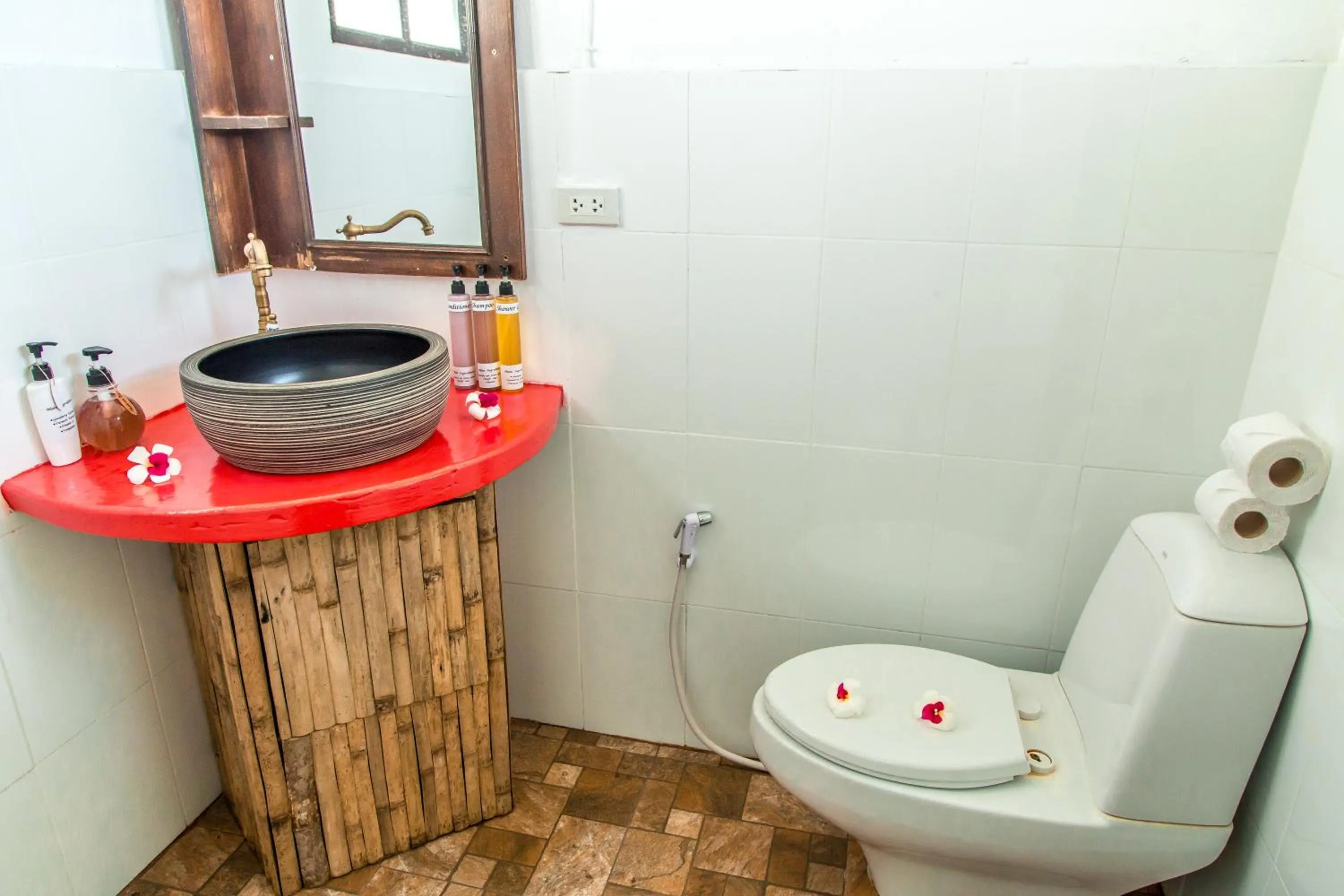 Toilet in Zama Resort Koh Phangan