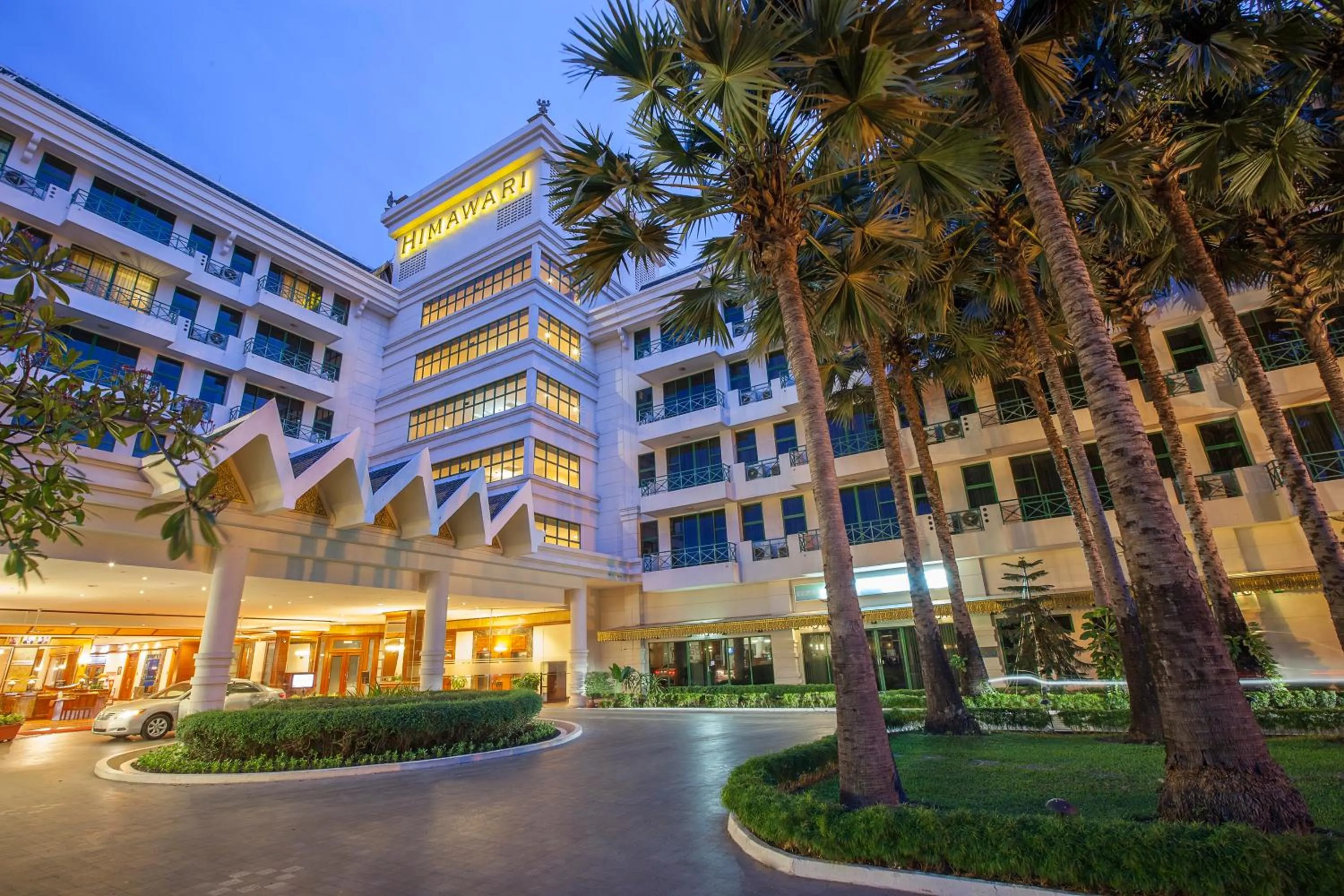 Property building in Himawari Hotel Apartments