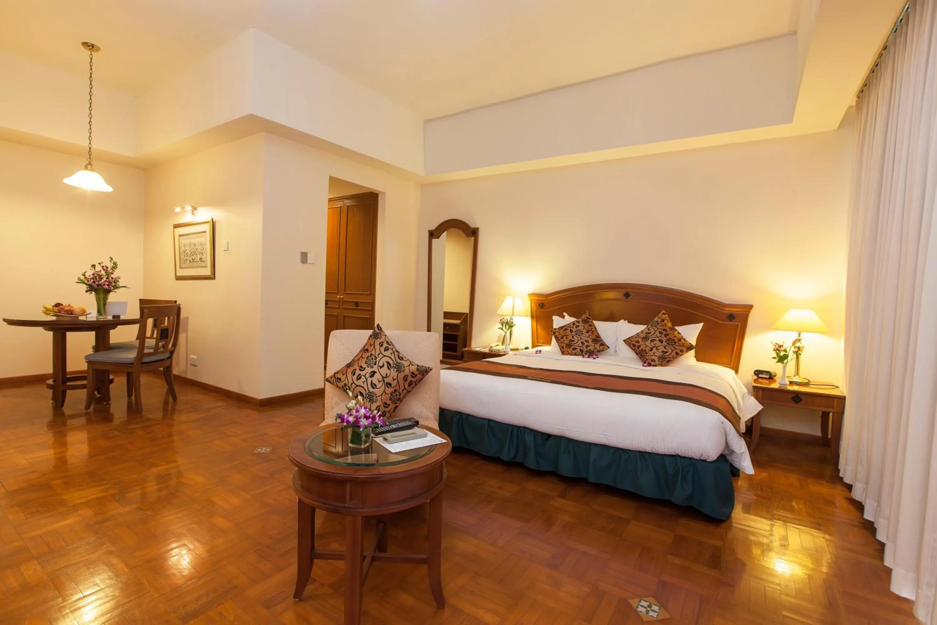 Property building, Bed in Himawari Hotel Apartments