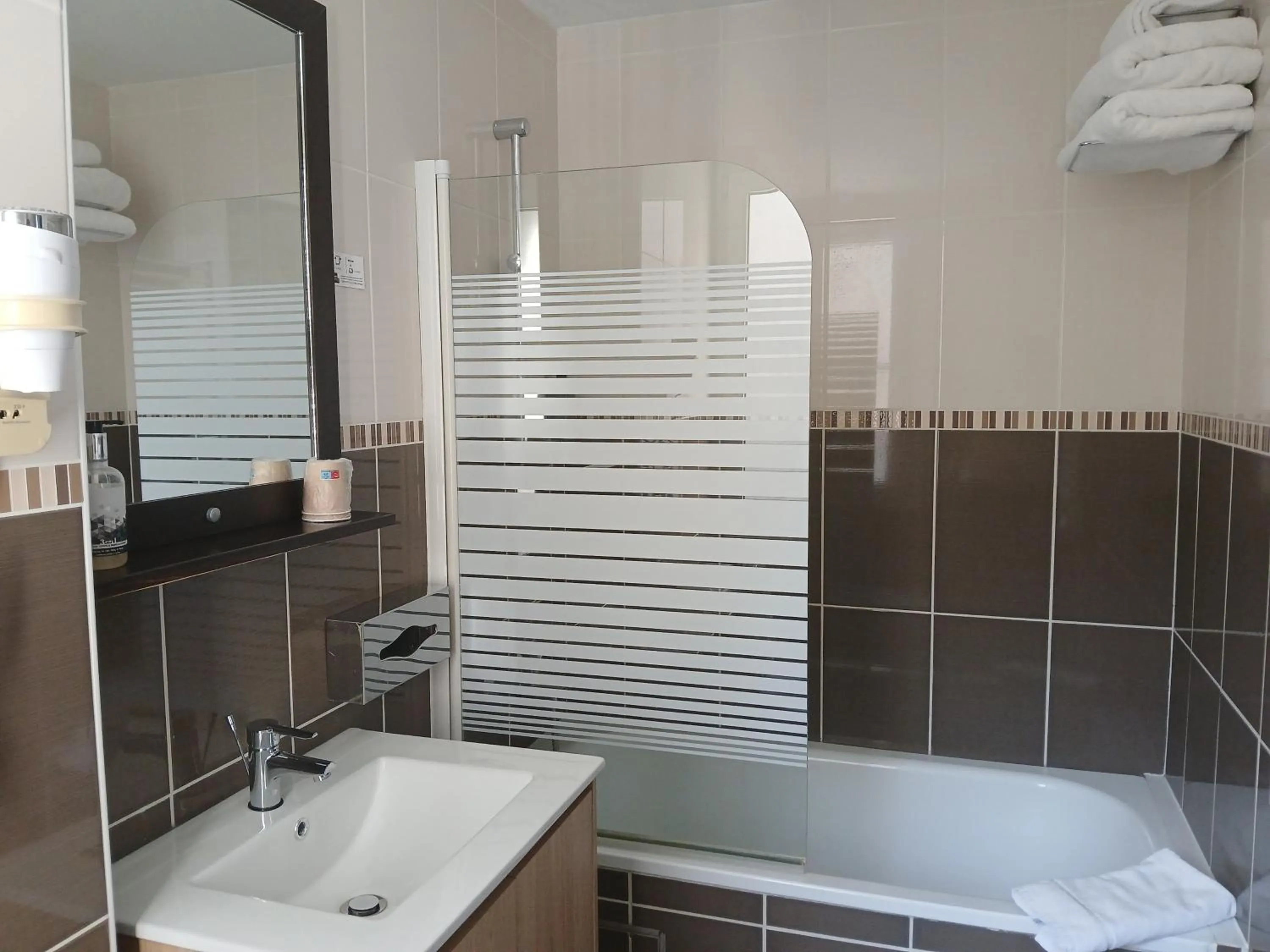 The Originals Boutique, Hôtel d'Angleterre, Le Havre, centre, plage