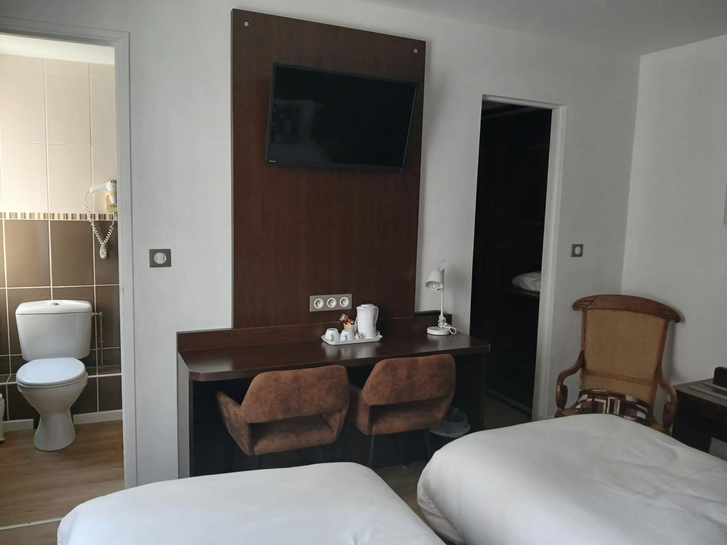 Bed in The Originals Boutique, Hôtel d'Angleterre, Le Havre, centre, plage