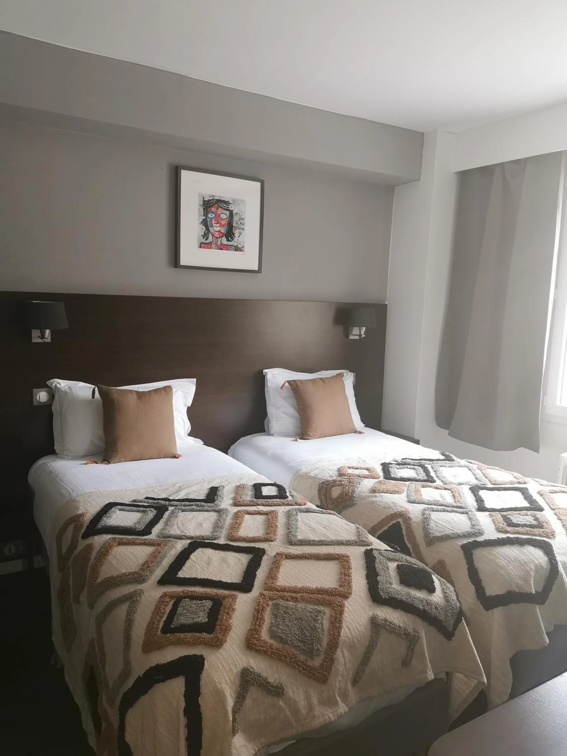 Bed in The Originals Boutique, Hôtel d'Angleterre, Le Havre, centre, plage