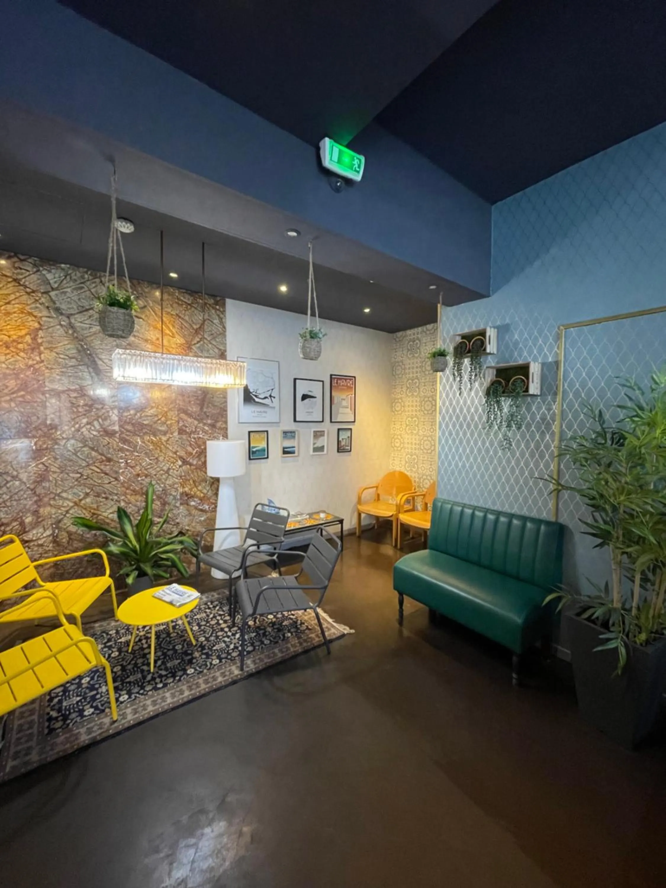 Seating area in The Originals Boutique, Hôtel d'Angleterre, Le Havre, centre, plage