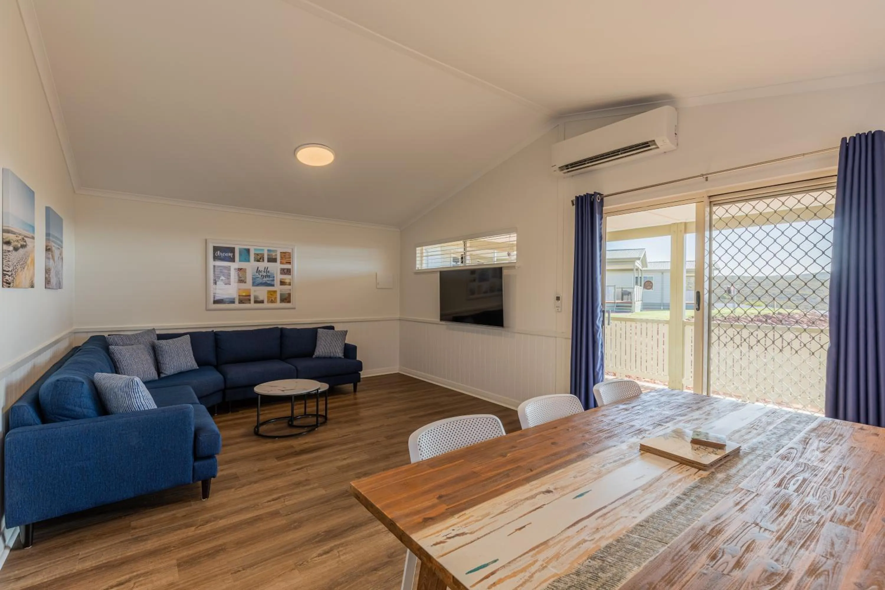 Living room in Kalbarri Red Bluff Tourist Park