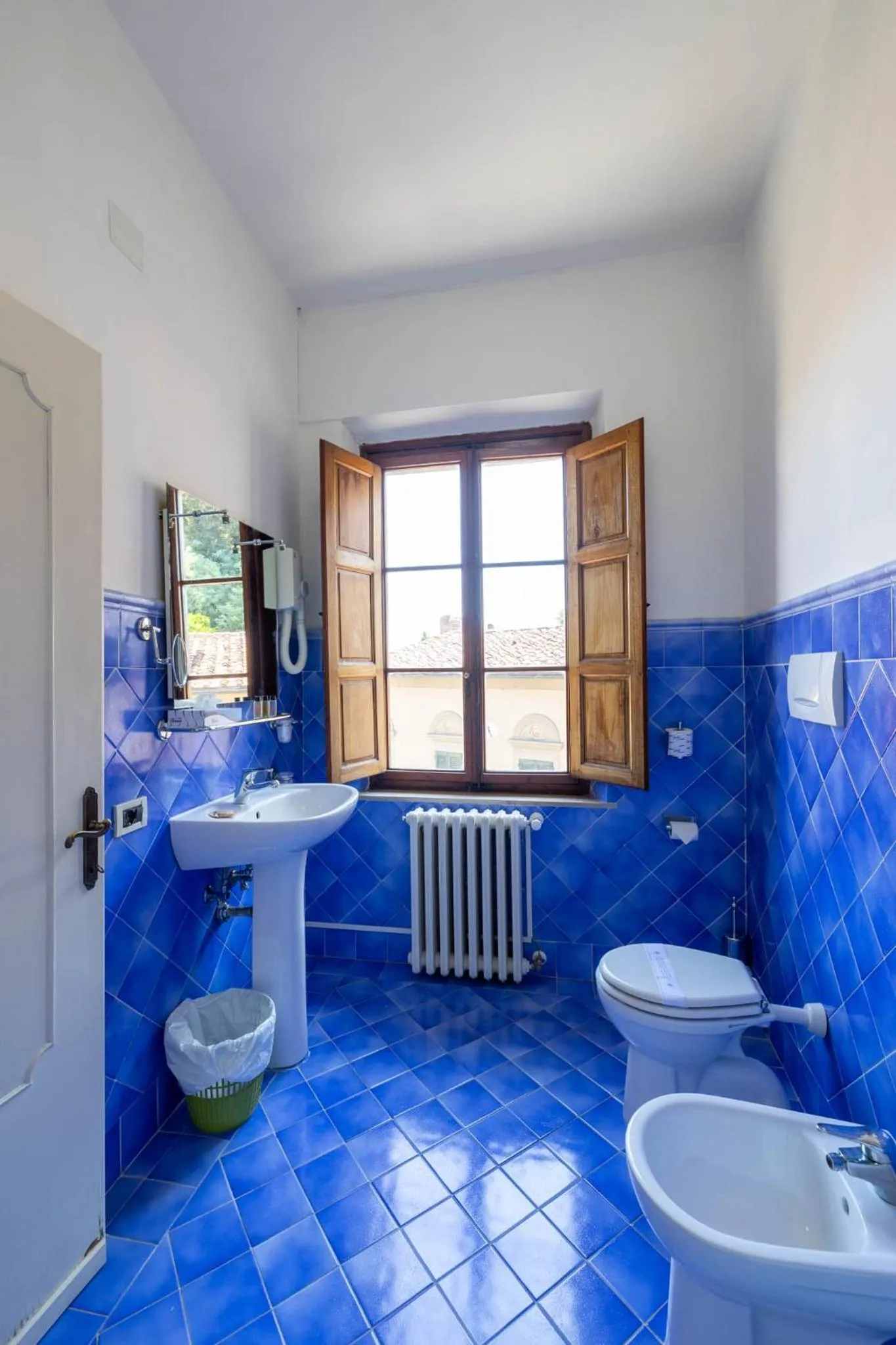 Toilet in Quattro Gigli Hotel