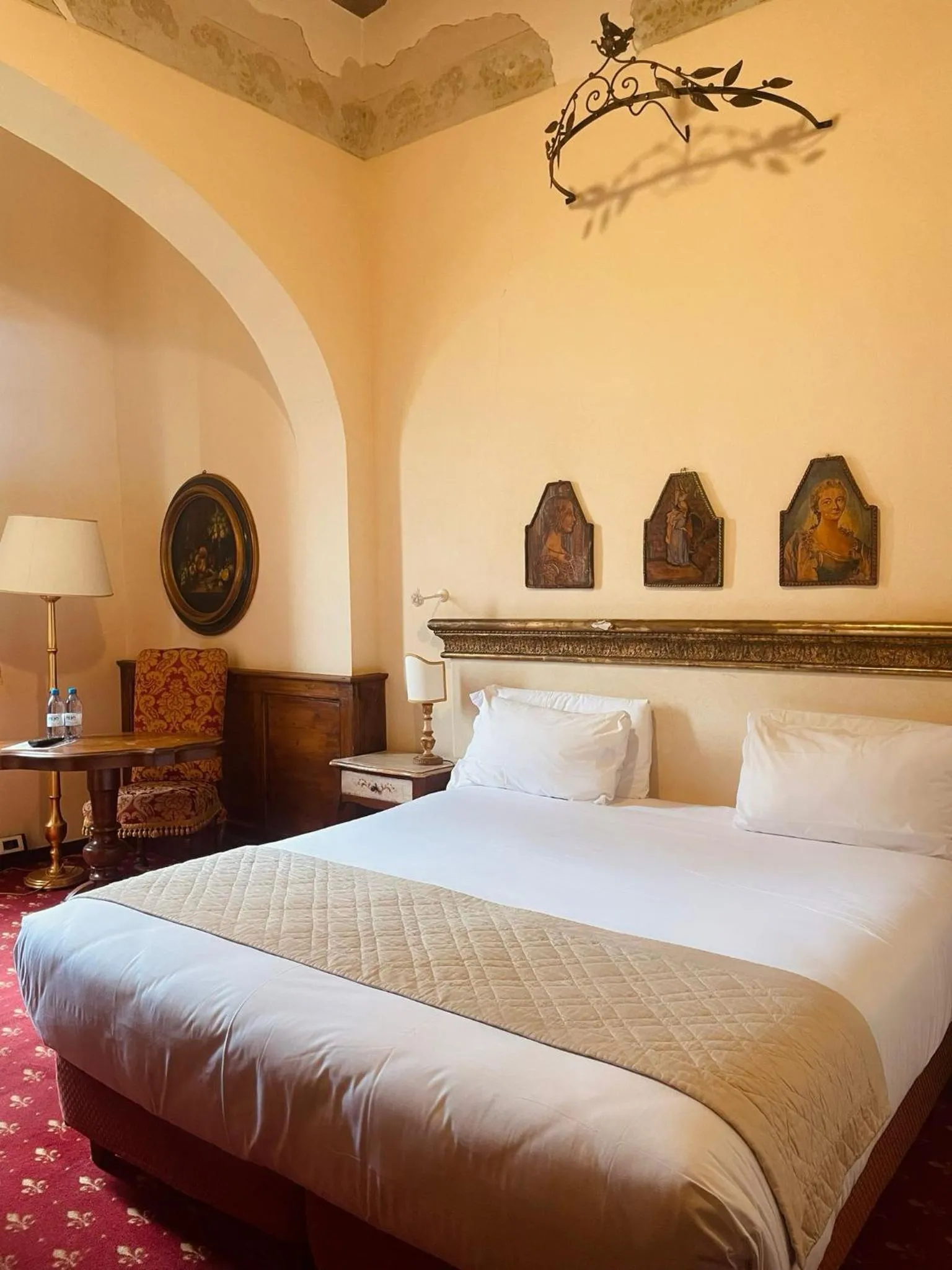 Photo of the whole room, Bed in Quattro Gigli Hotel