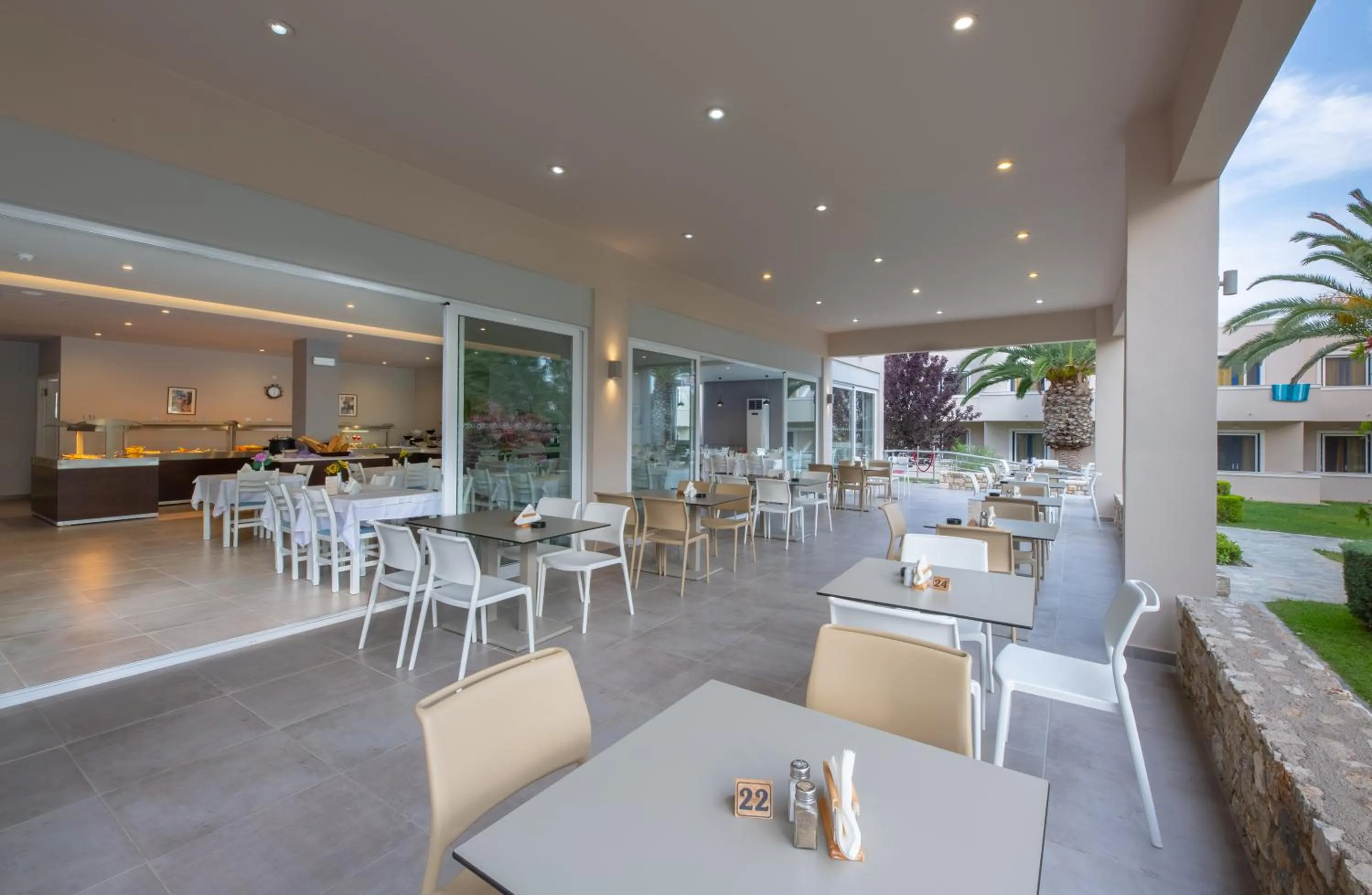 Restaurant/places to eat in Hotel Esperia