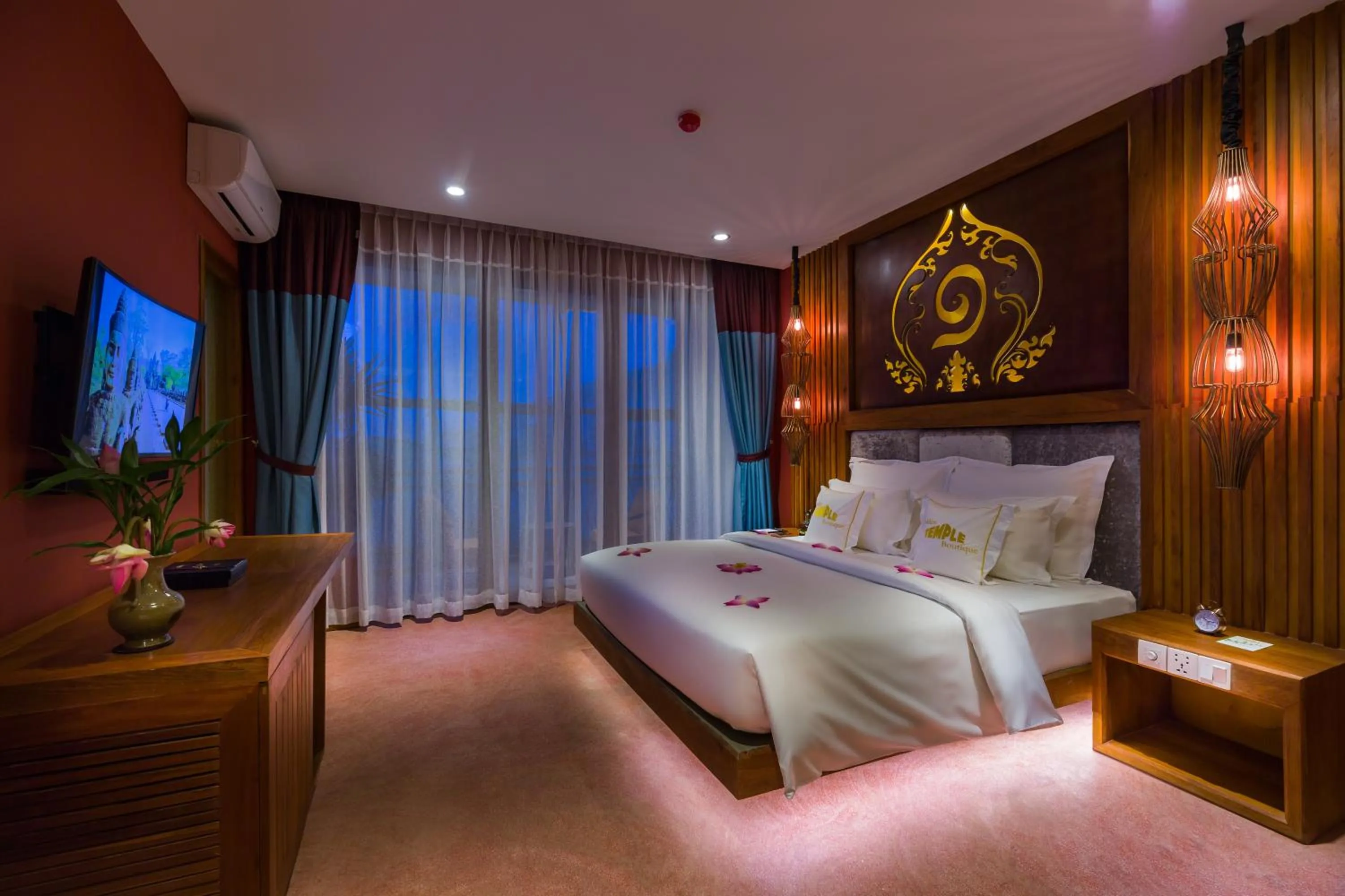 Bedroom, Bed in Golden Temple Boutique