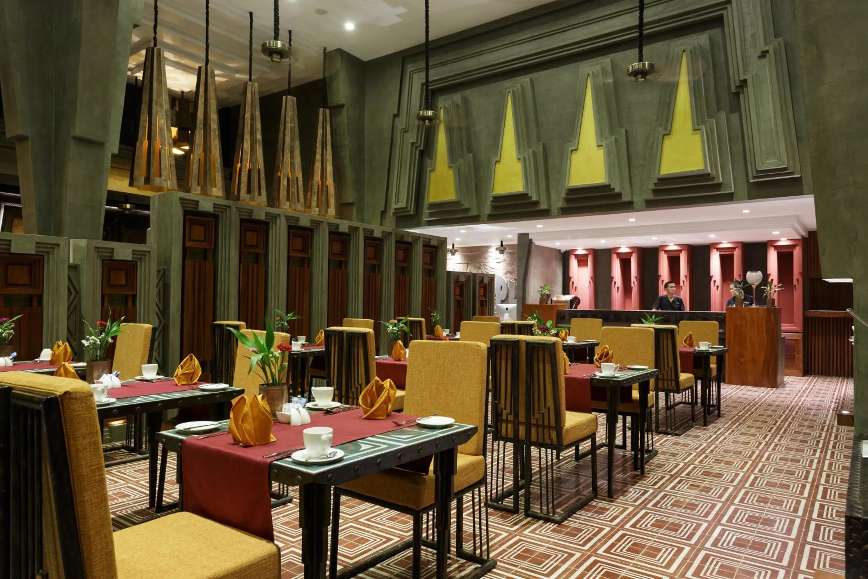 Restaurant/places to eat in Golden Temple Boutique