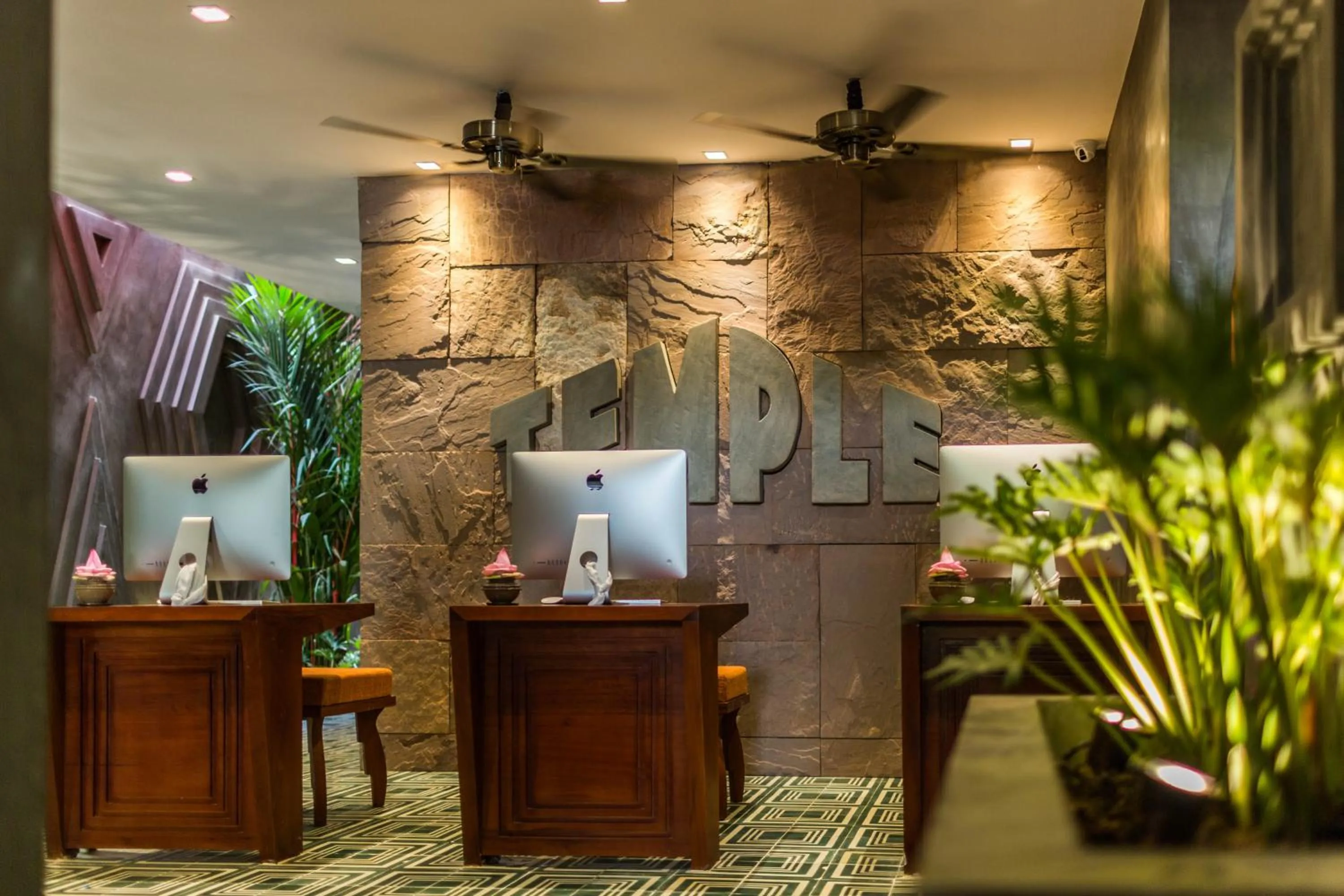 Business facilities in Golden Temple Boutique