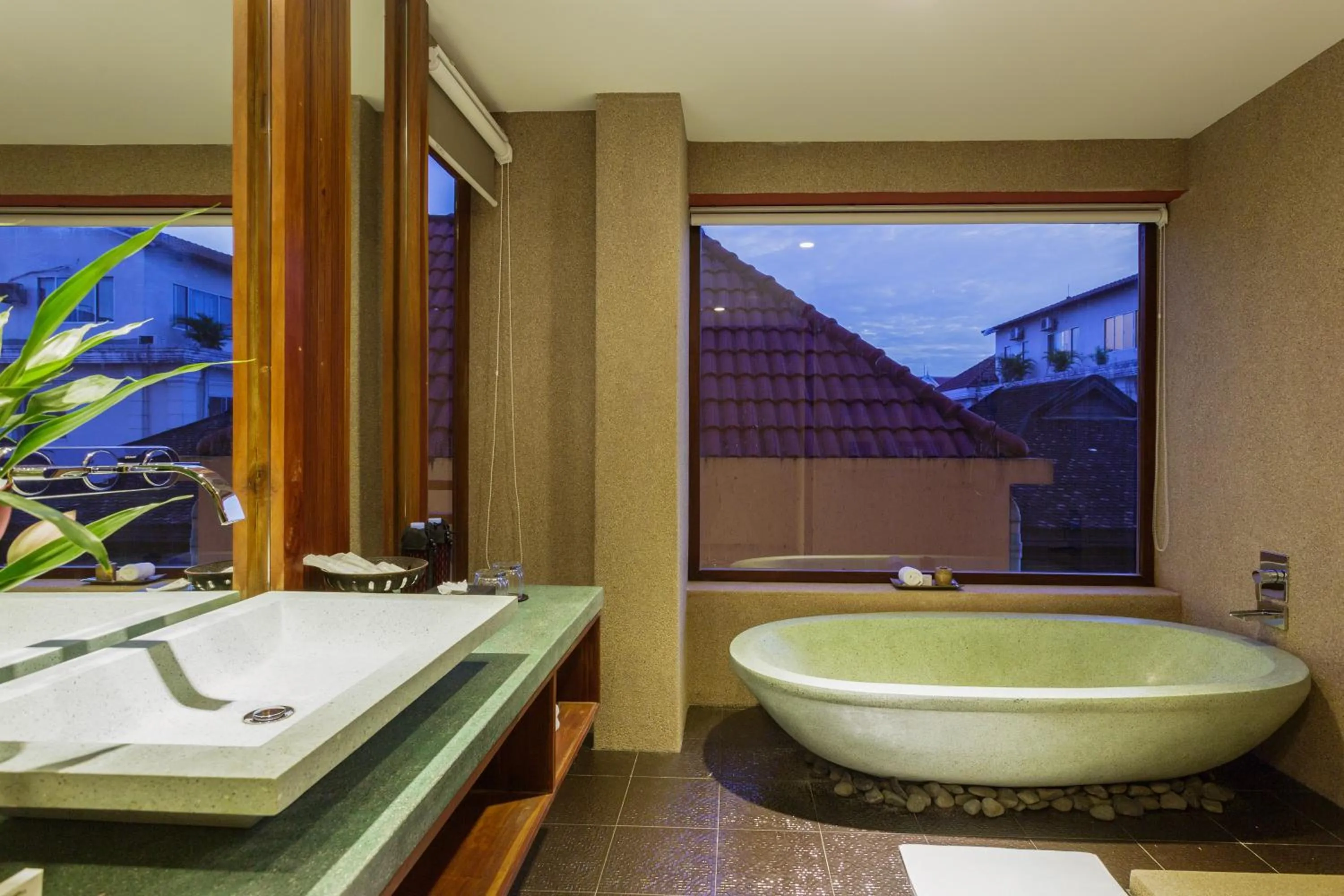 Shower in Golden Temple Boutique