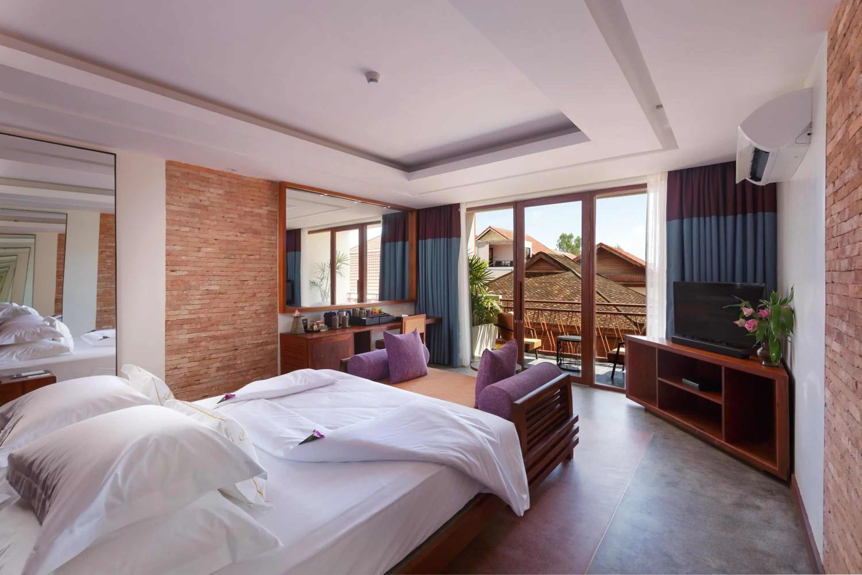 TV and multimedia, Bed in Golden Temple Boutique