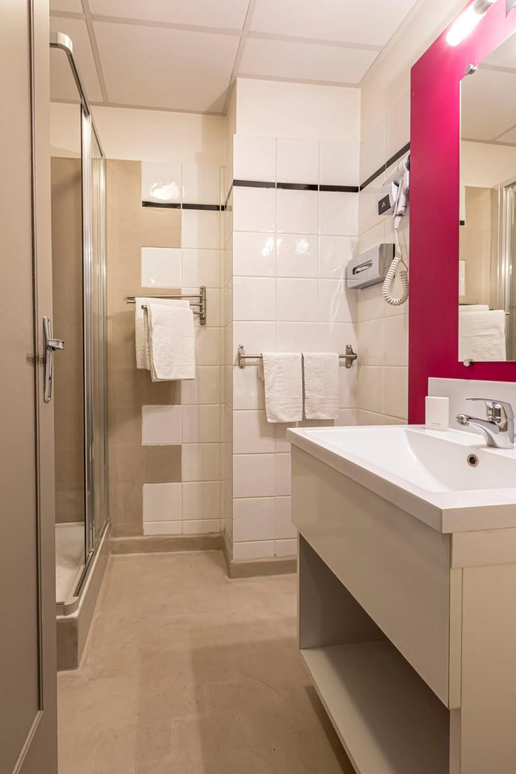 Bathroom in Splendid Hôtel