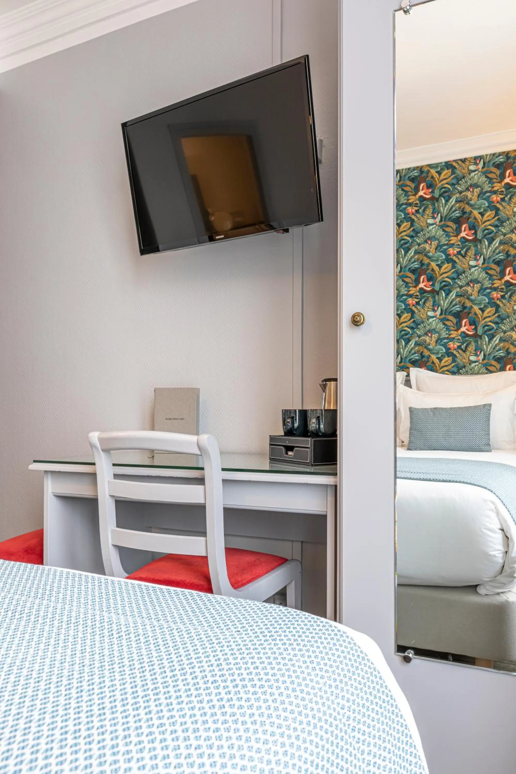 TV and multimedia, Bed in Splendid Hôtel