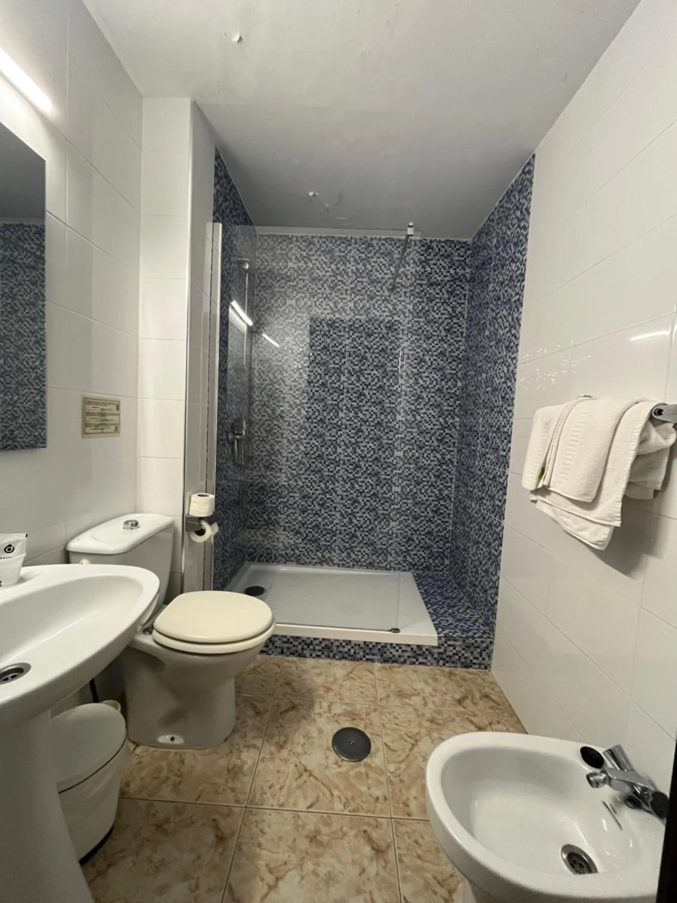 Bathroom in Hotel La Barca