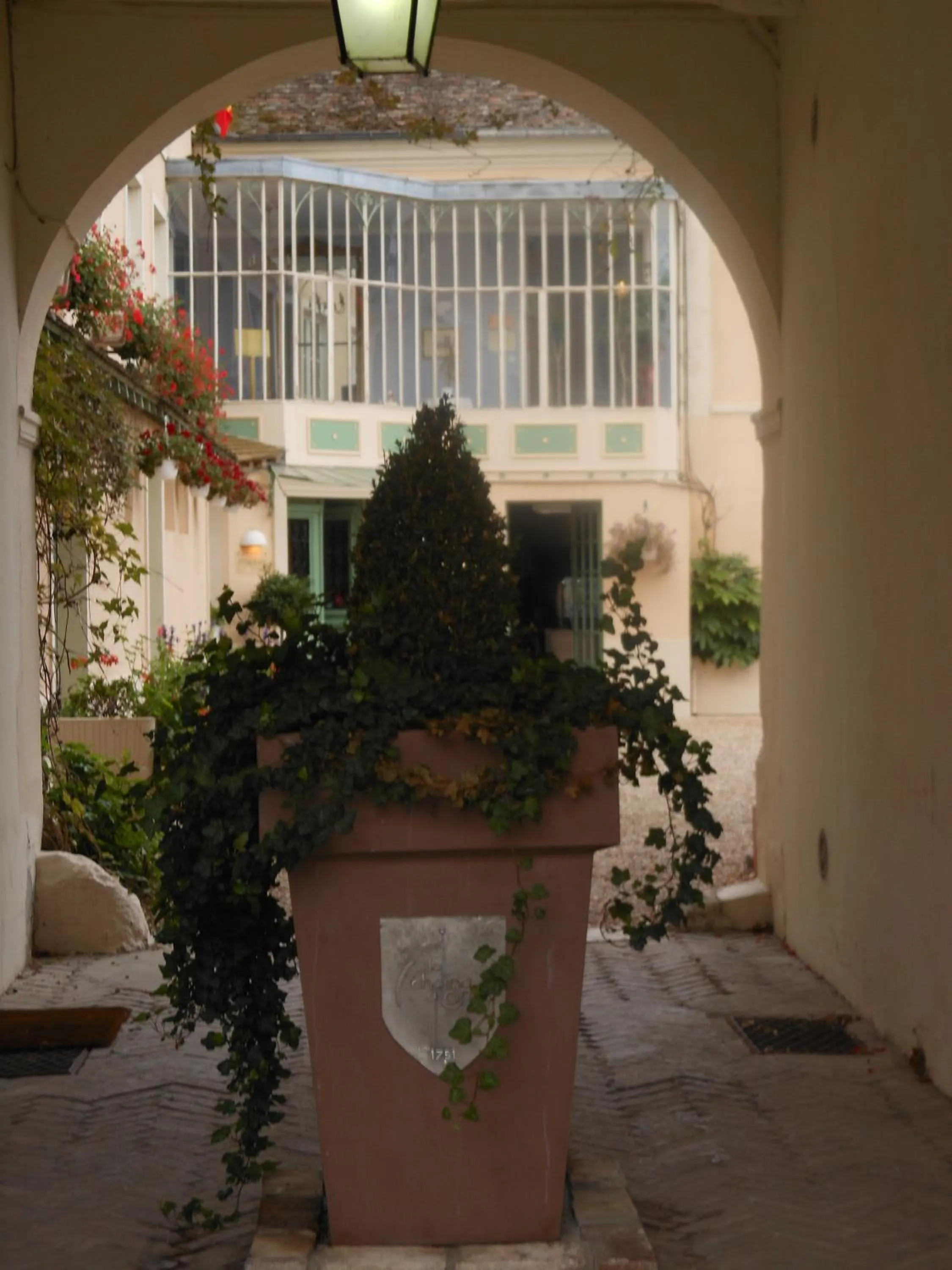 Day in La Chaîne D'or