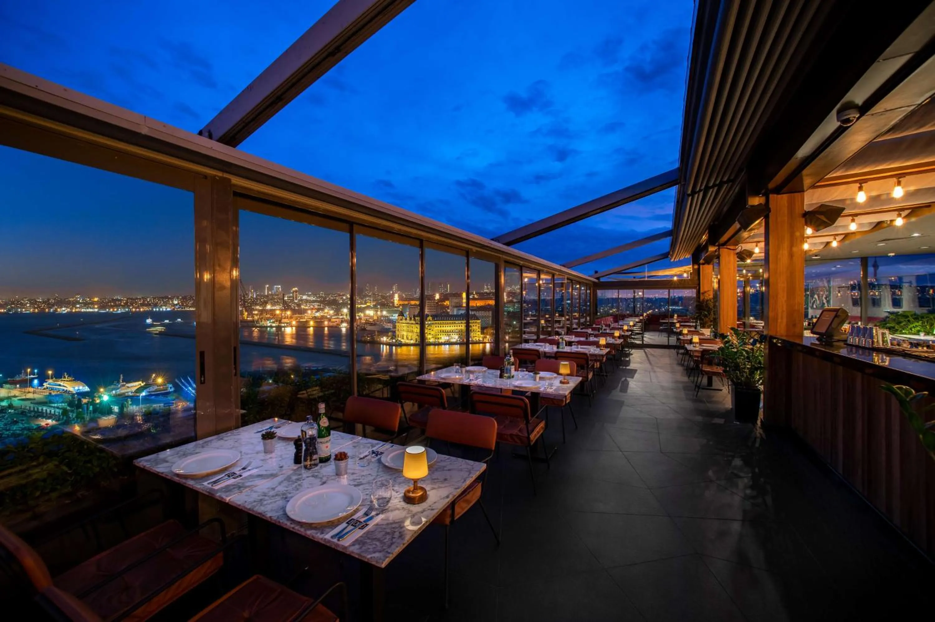 Restaurant/places to eat in DoubleTree By Hilton Istanbul - Moda