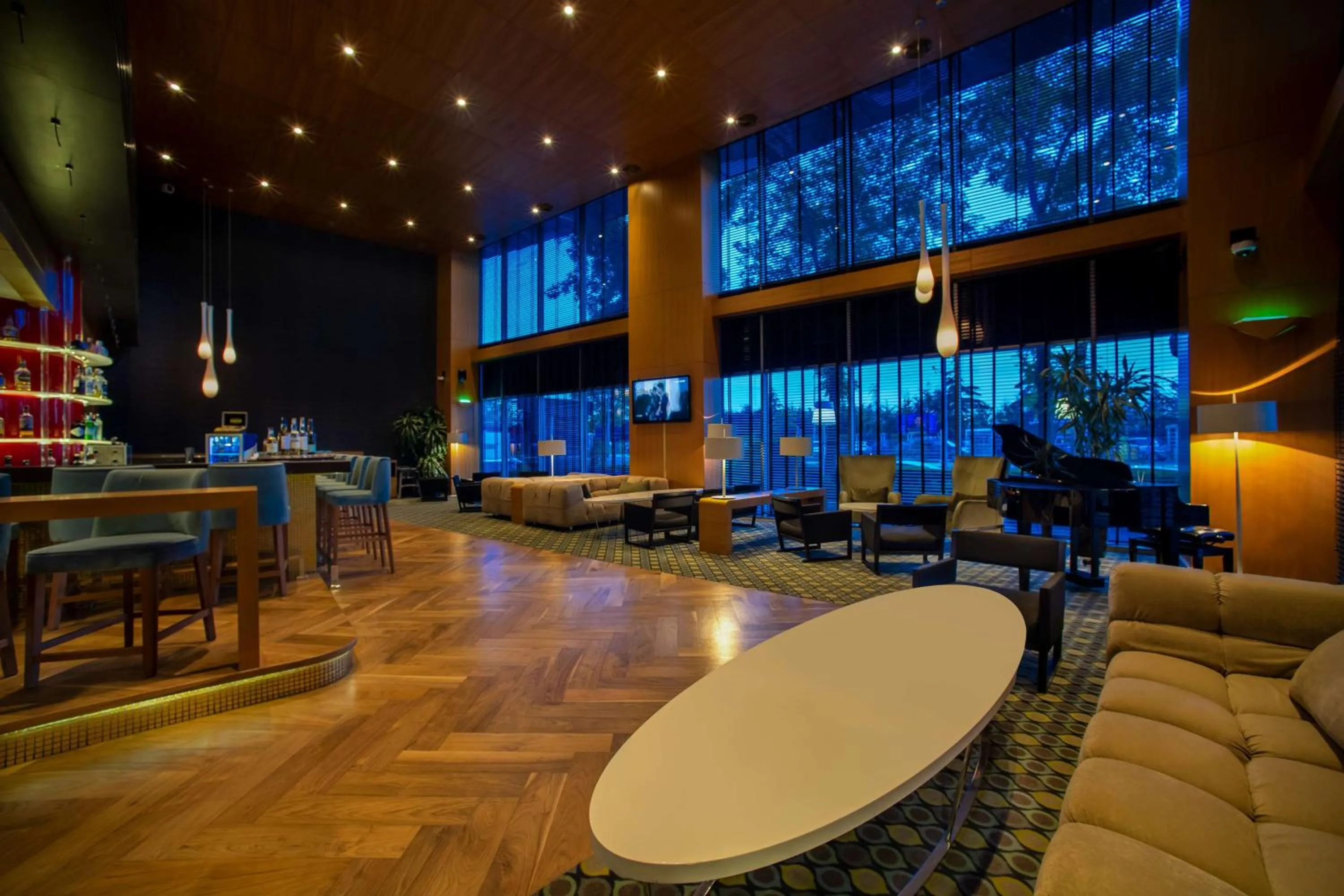 Lounge or bar in DoubleTree By Hilton Istanbul - Moda