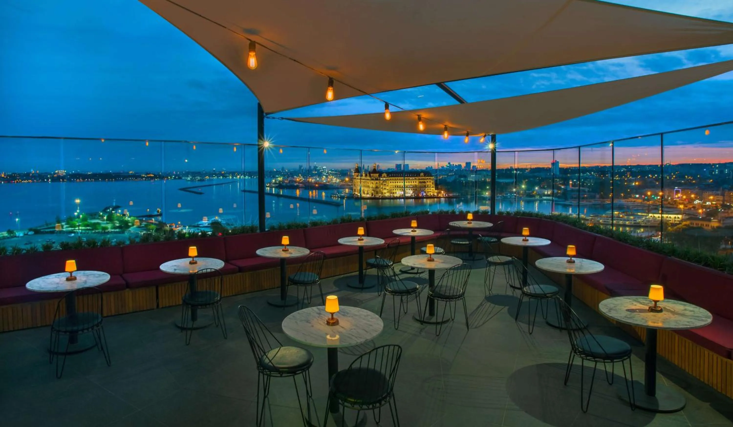 Restaurant/places to eat in DoubleTree By Hilton Istanbul - Moda