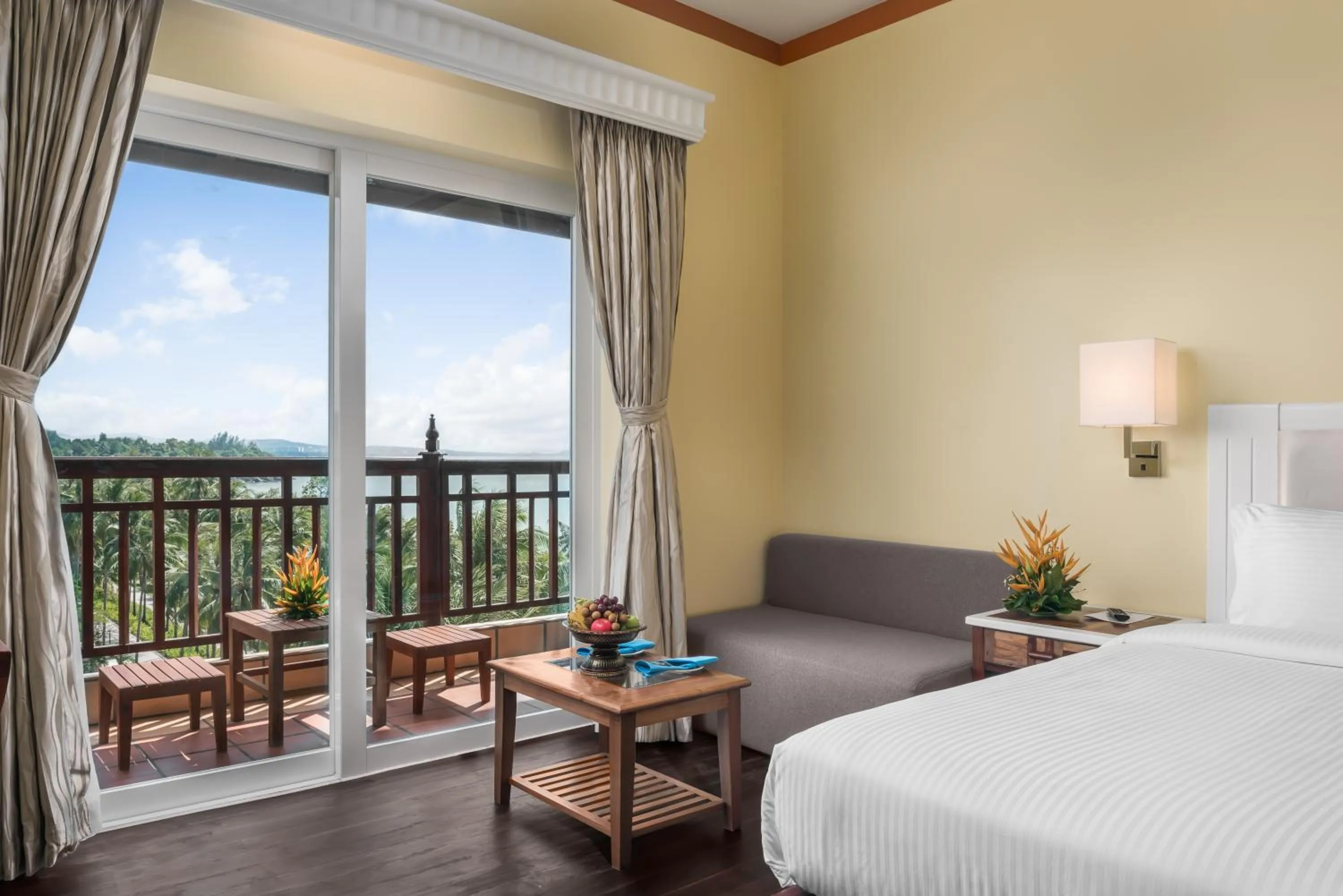 Balcony/Terrace, Bed in Sokha Beach Resort