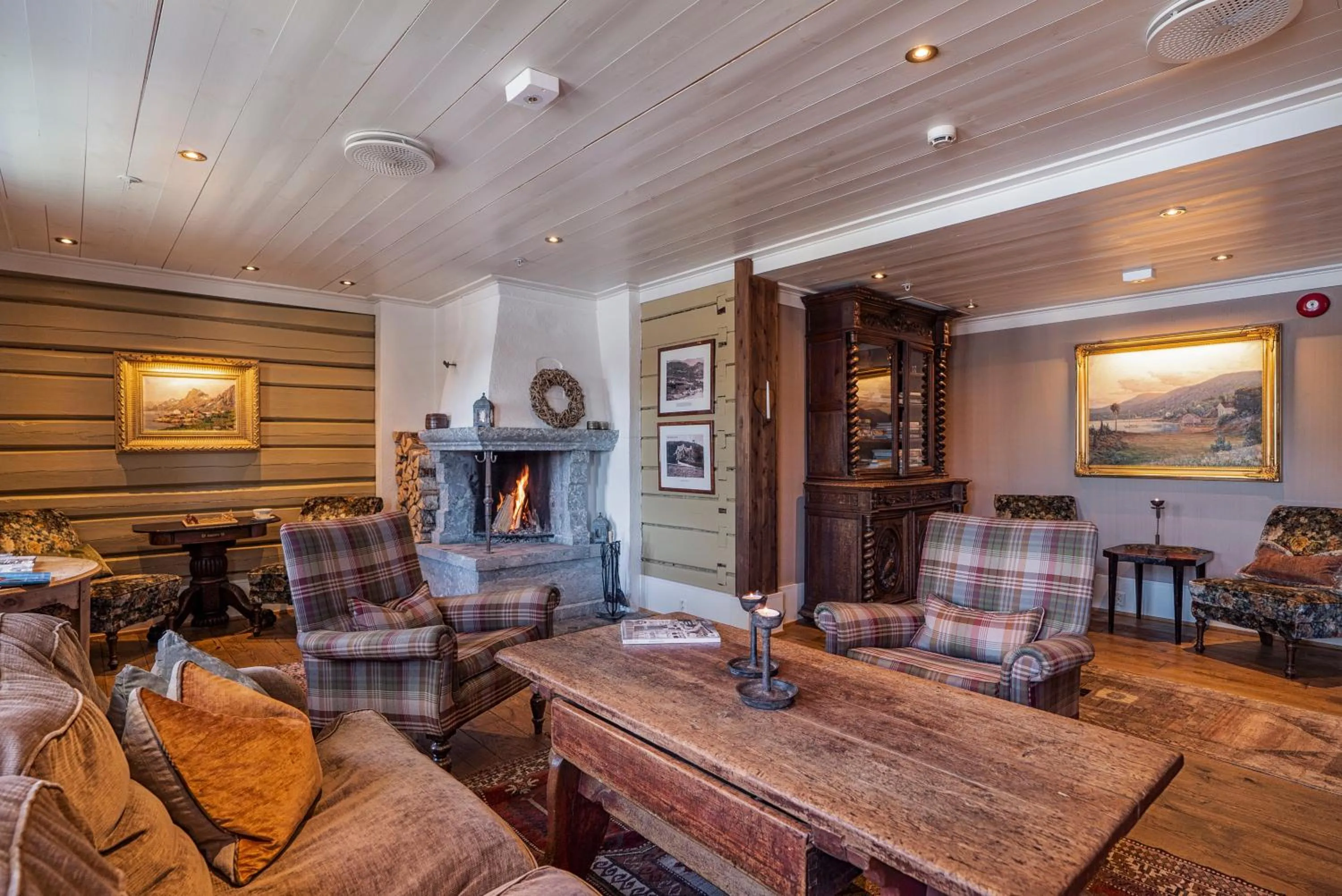 Seating area in Angvik Gamle Handelssted - by Classic Norway Hotels