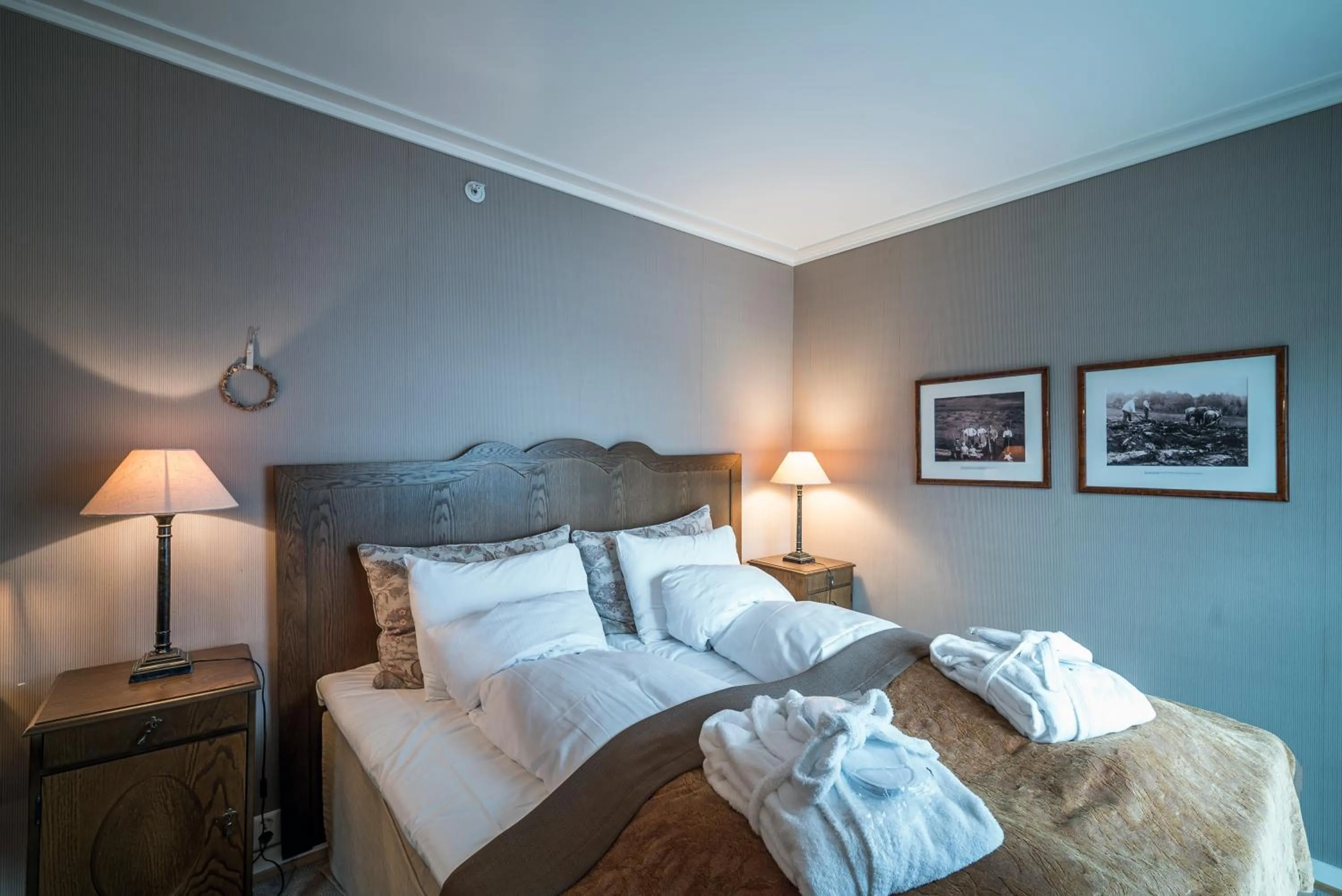 Bedroom, Bed in Angvik Gamle Handelssted - by Classic Norway Hotels