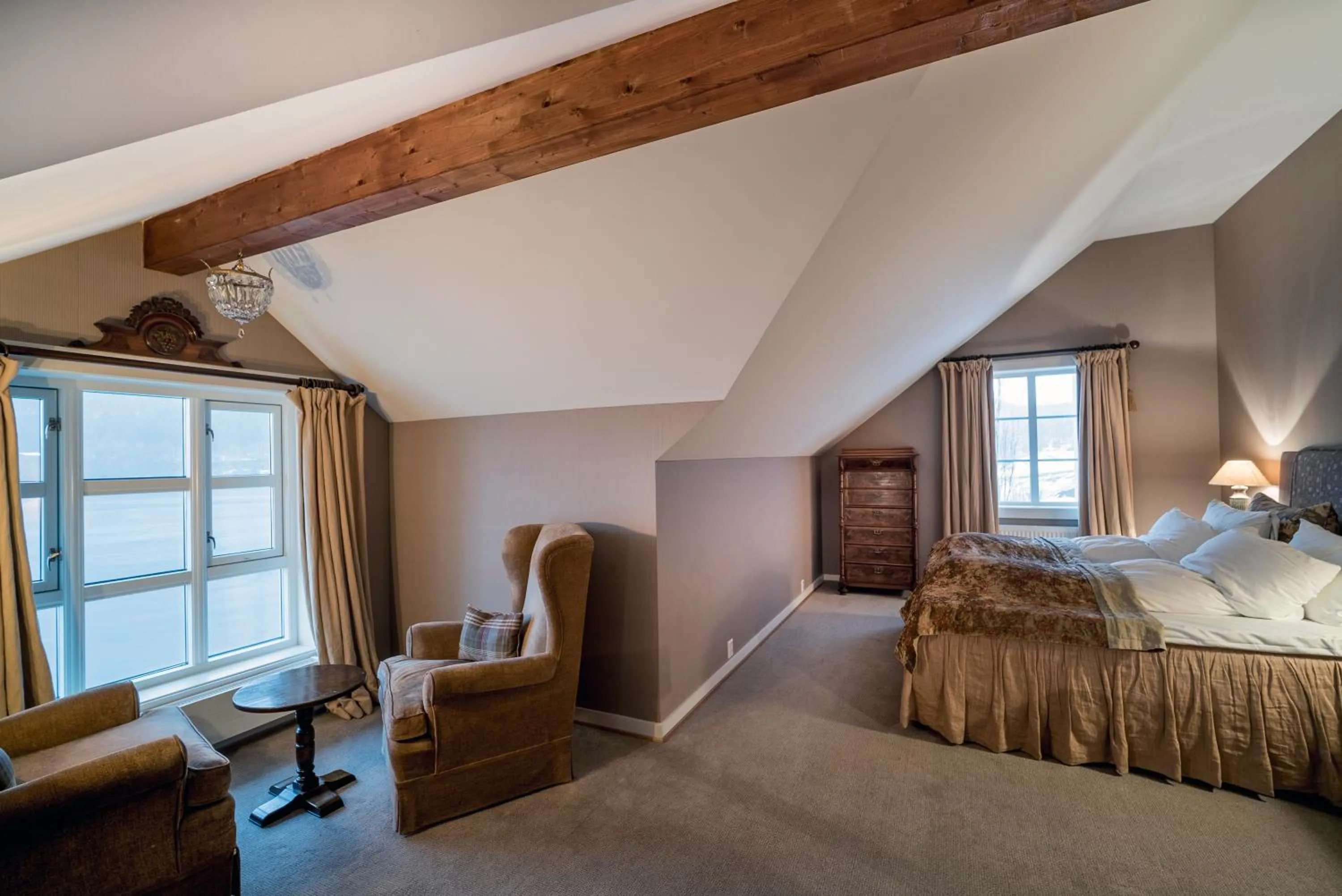 Seating area, Bed in Angvik Gamle Handelssted - by Classic Norway Hotels