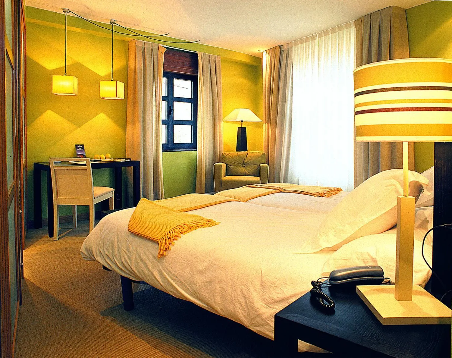 Communal lounge/ TV room, Bed in Hotel Casa El Rapido