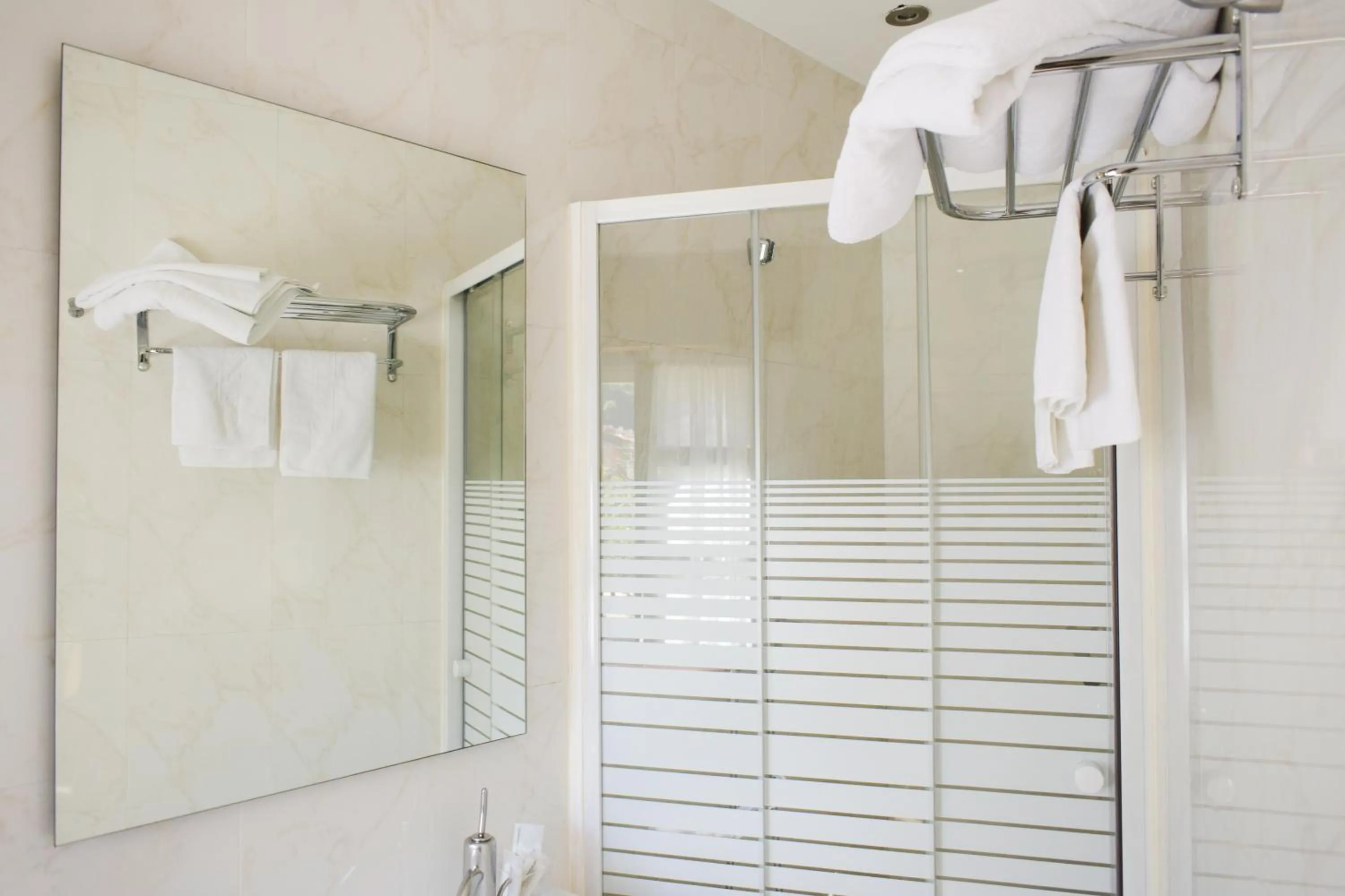 Shower in Hotel Casa El Rapido