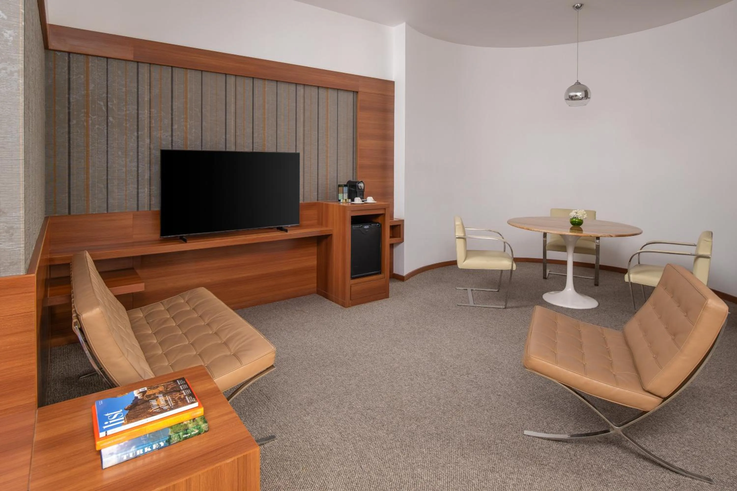 TV and multimedia in Carlton Al Moaibed Hotel