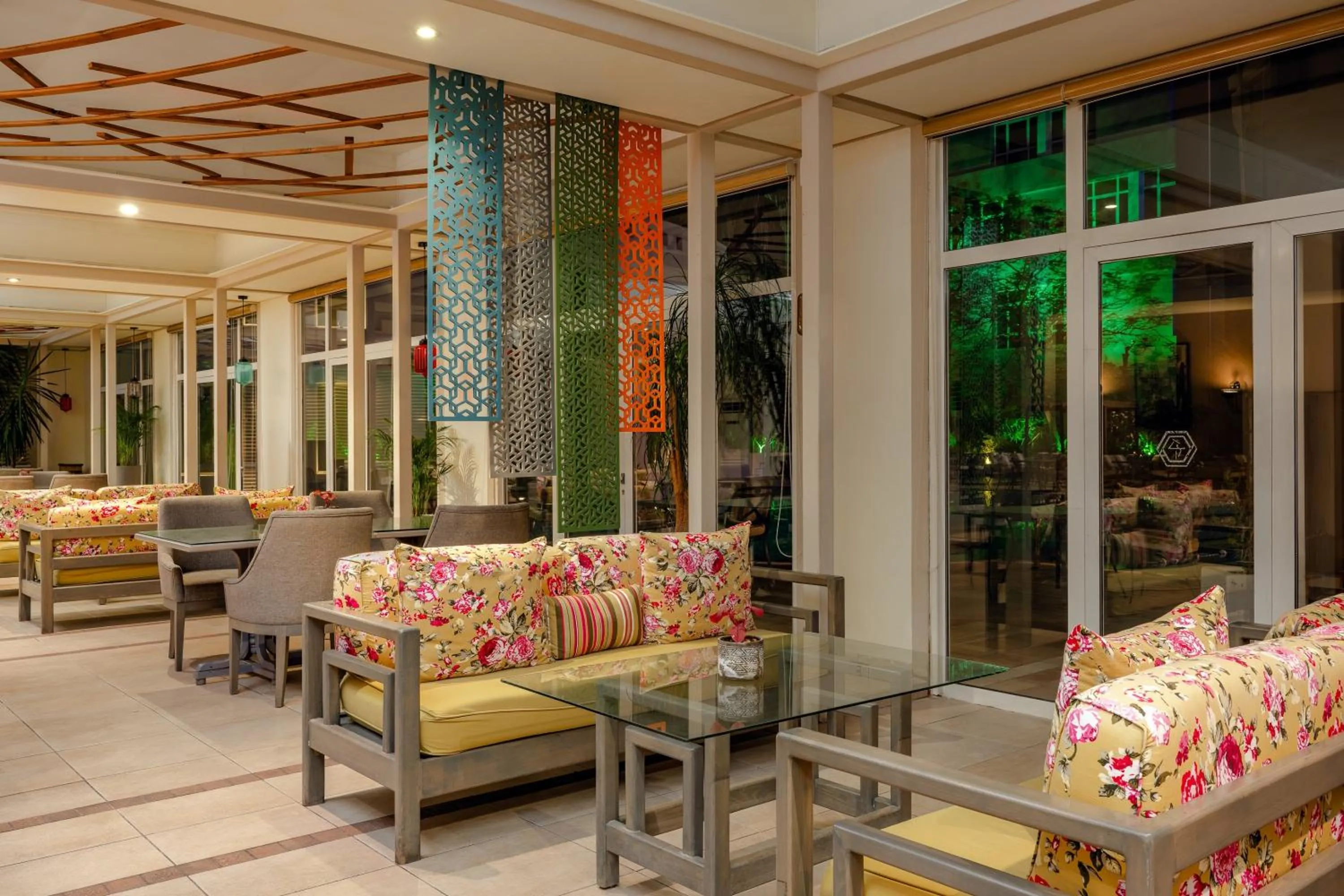 Restaurant/places to eat in Carlton Al Moaibed Hotel