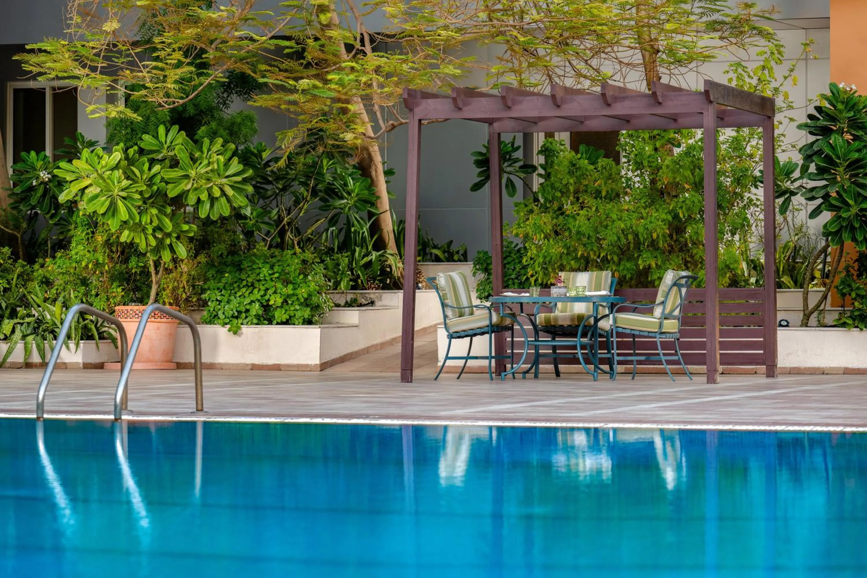 Restaurant/places to eat in Carlton Al Moaibed Hotel