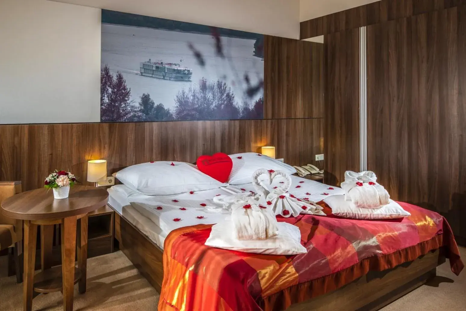 King Suite with Spa Bath in Royal Club Hotel King Suite with Spa Bath in Royal Club Hotel