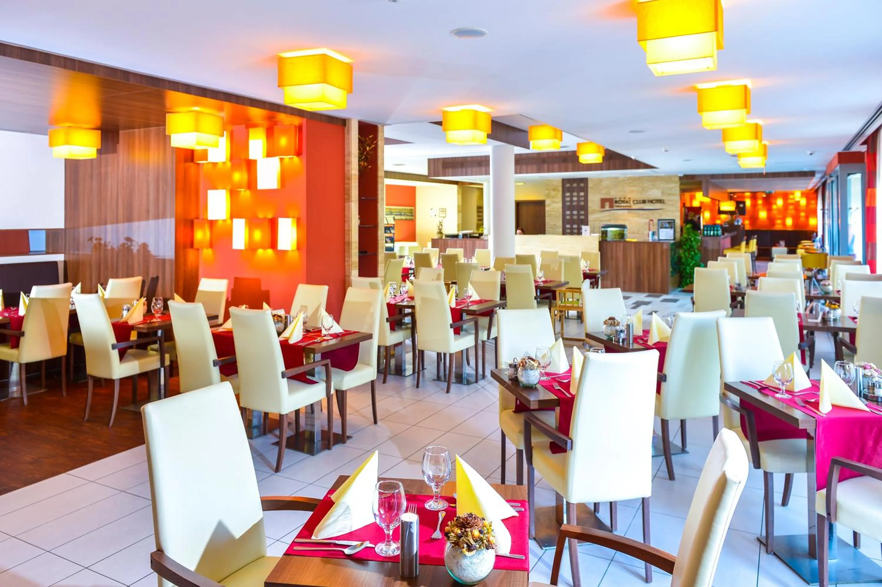 Restaurant/places to eat in Royal Club Hotel