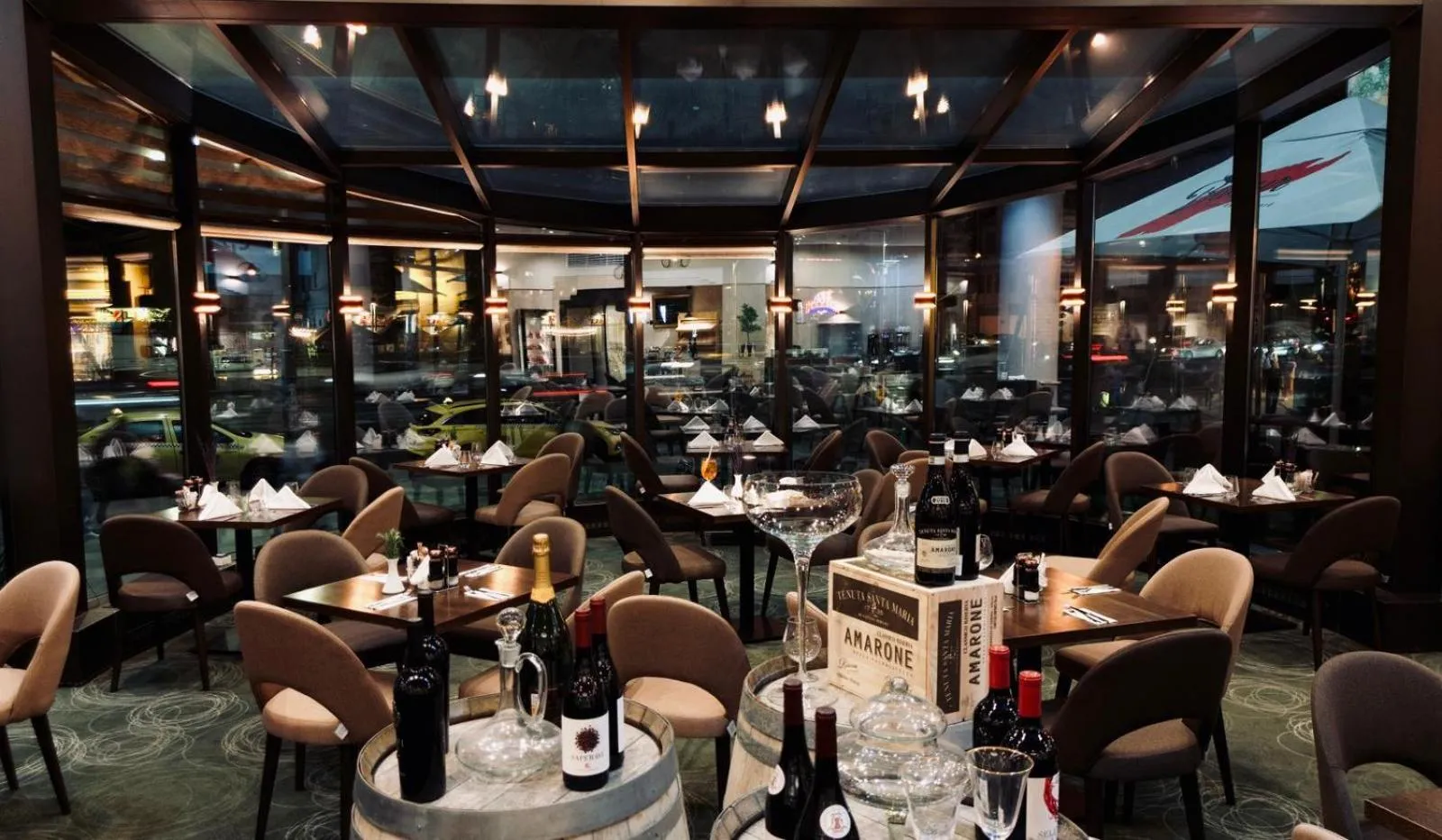 Restaurant/places to eat in Grand Hotel Bucharest