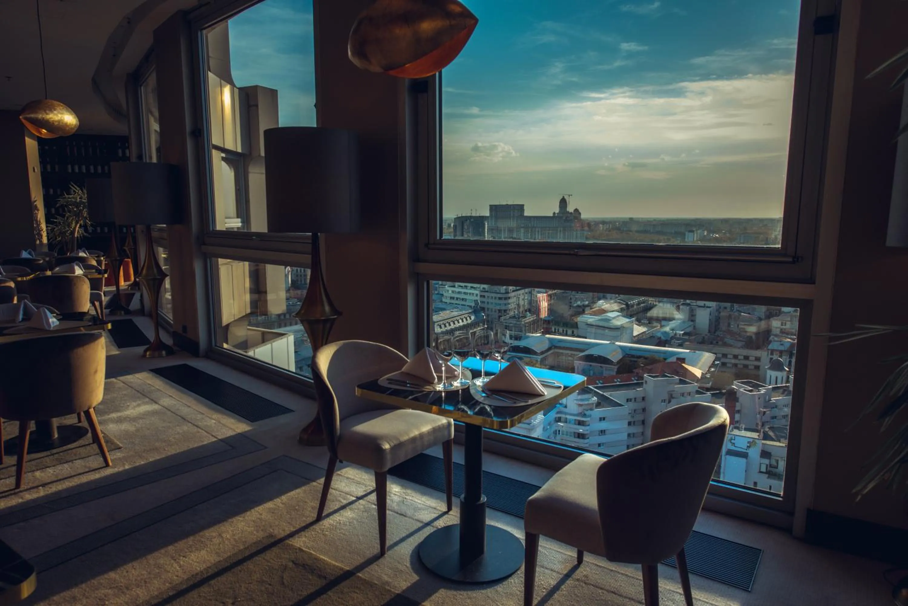 Restaurant/places to eat in Grand Hotel Bucharest