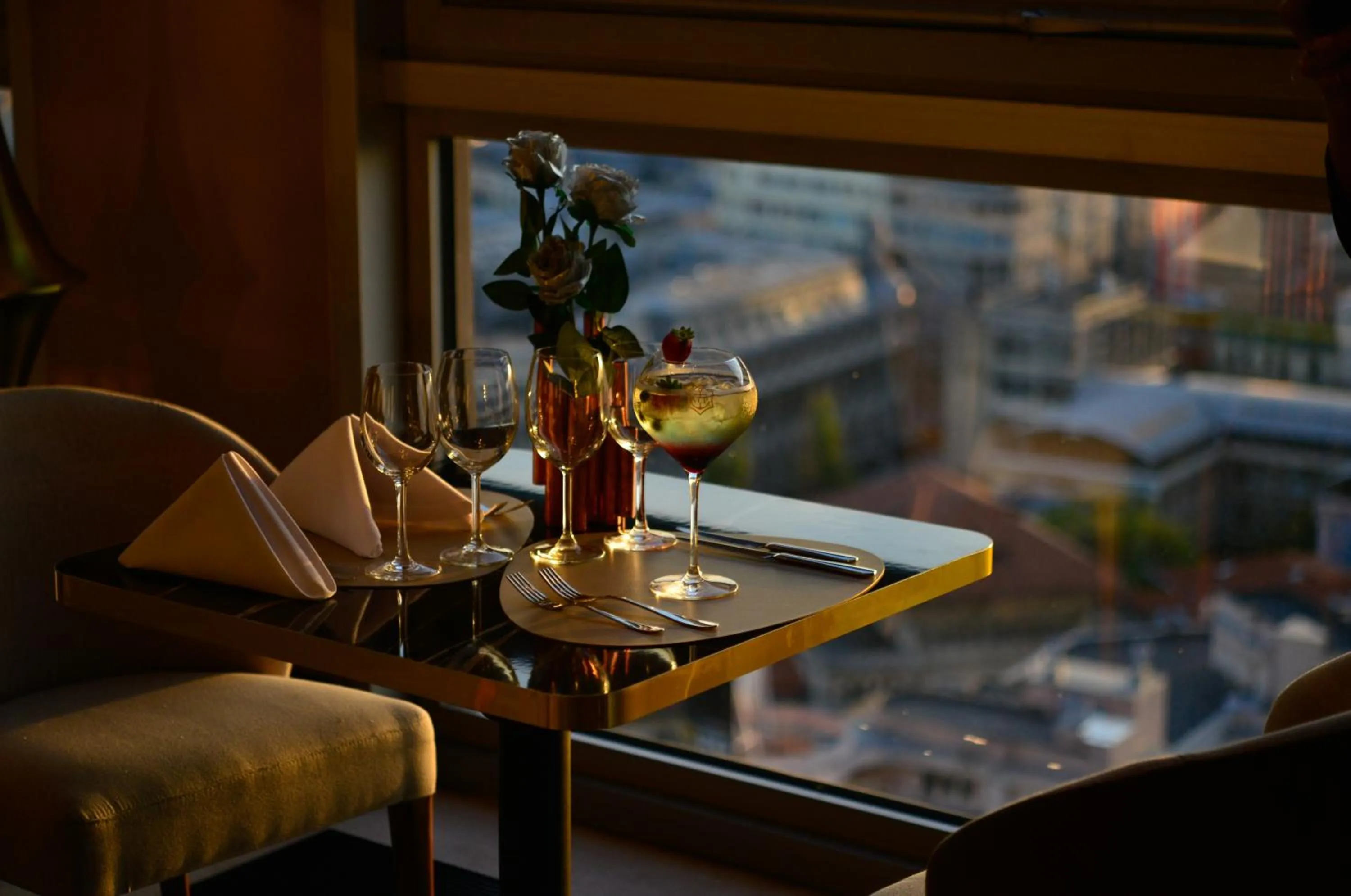 Restaurant/places to eat in Grand Hotel Bucharest