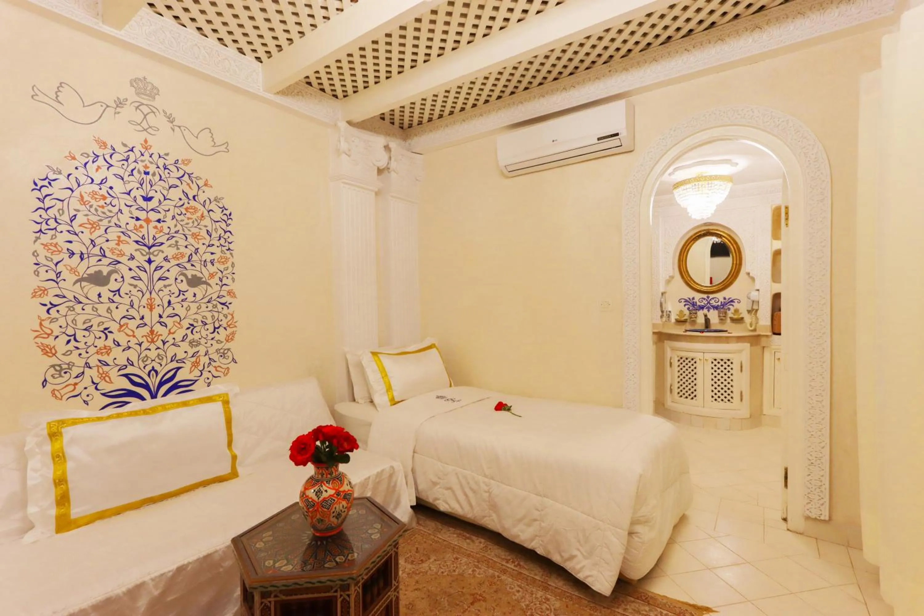 Bathroom, Bed in Riad Palais Des Princesses & Spa