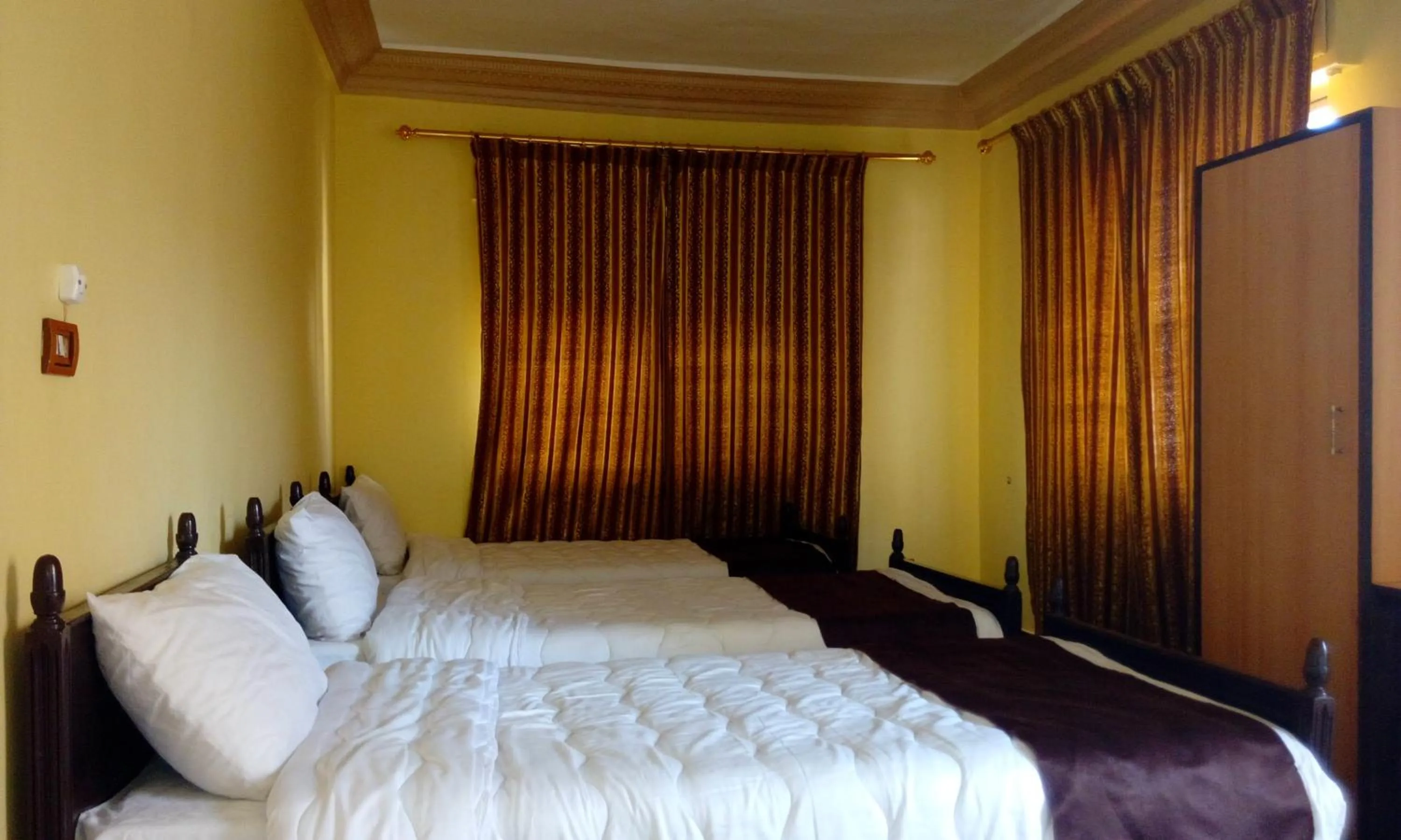 Photo of the whole room, Bed in Hamoudah Hotel
