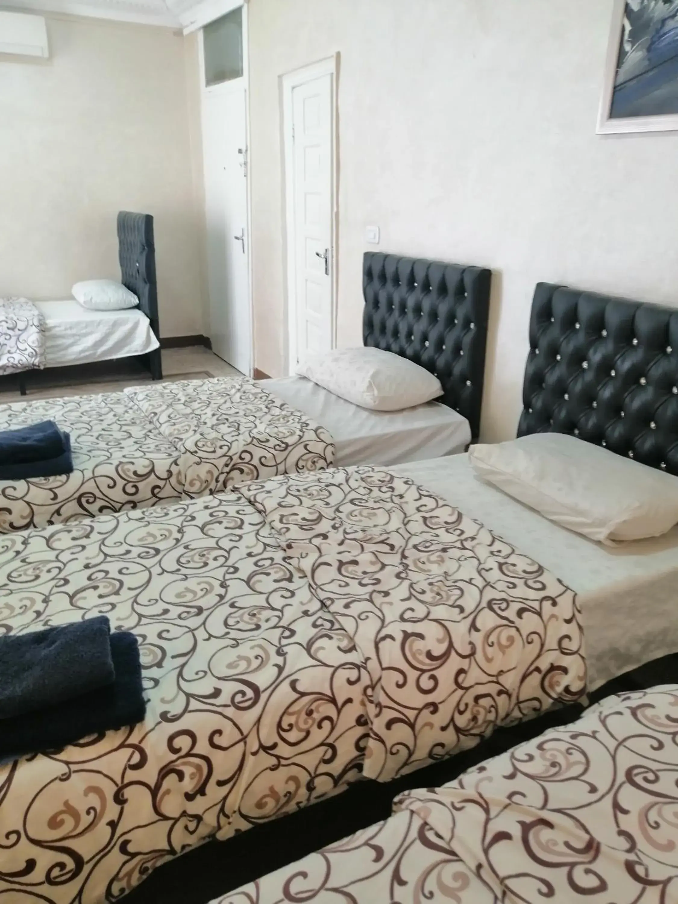 Standard Quadruple Room in Hamoudah Hotel Standard Quadruple Room in Hamoudah Hotel