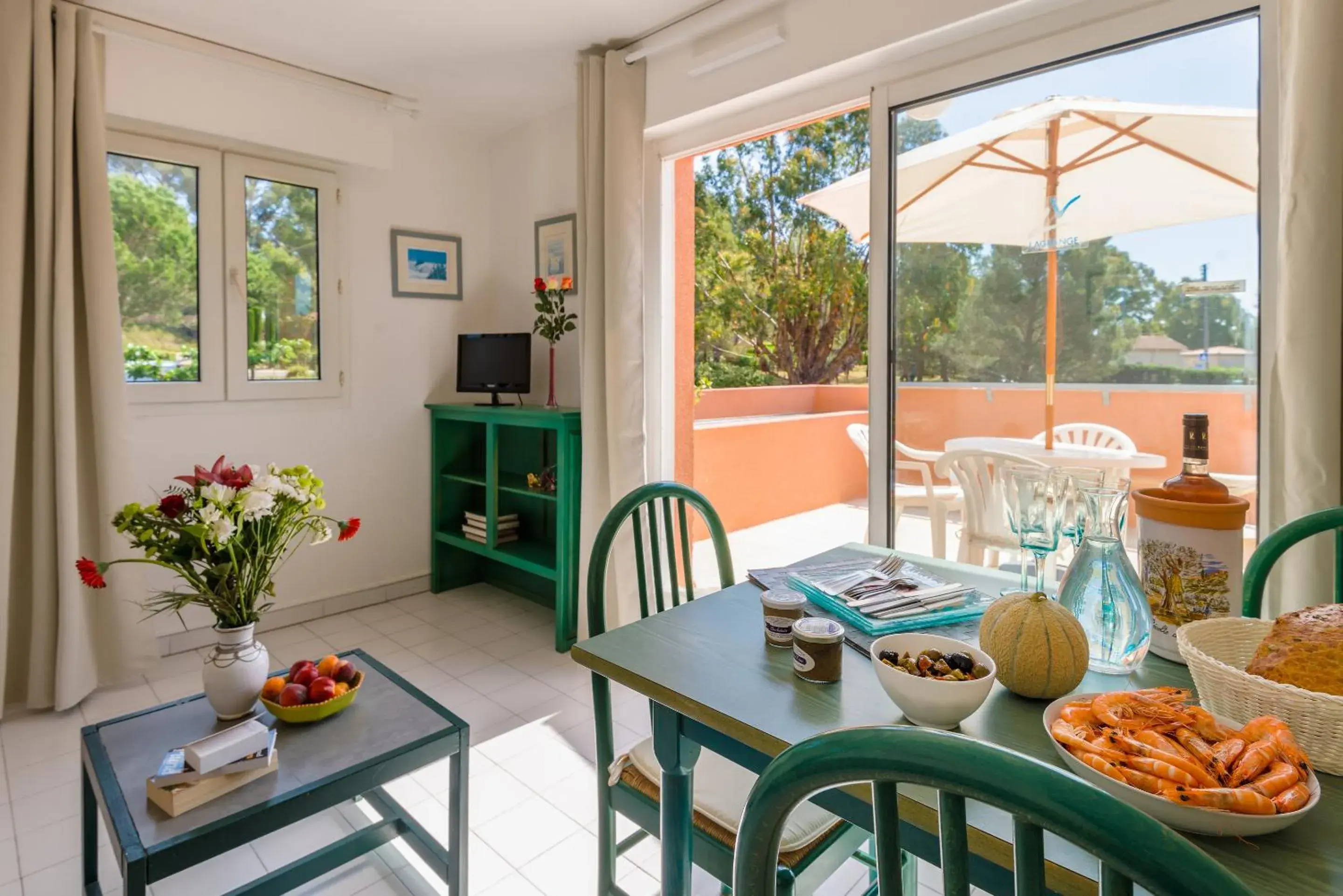 Studio (4 Adults) in Lagrange Vacances Le Domaine des Grands Pins Studio (4 Adults) in Lagrange Vacances Le Domaine des Grands Pins