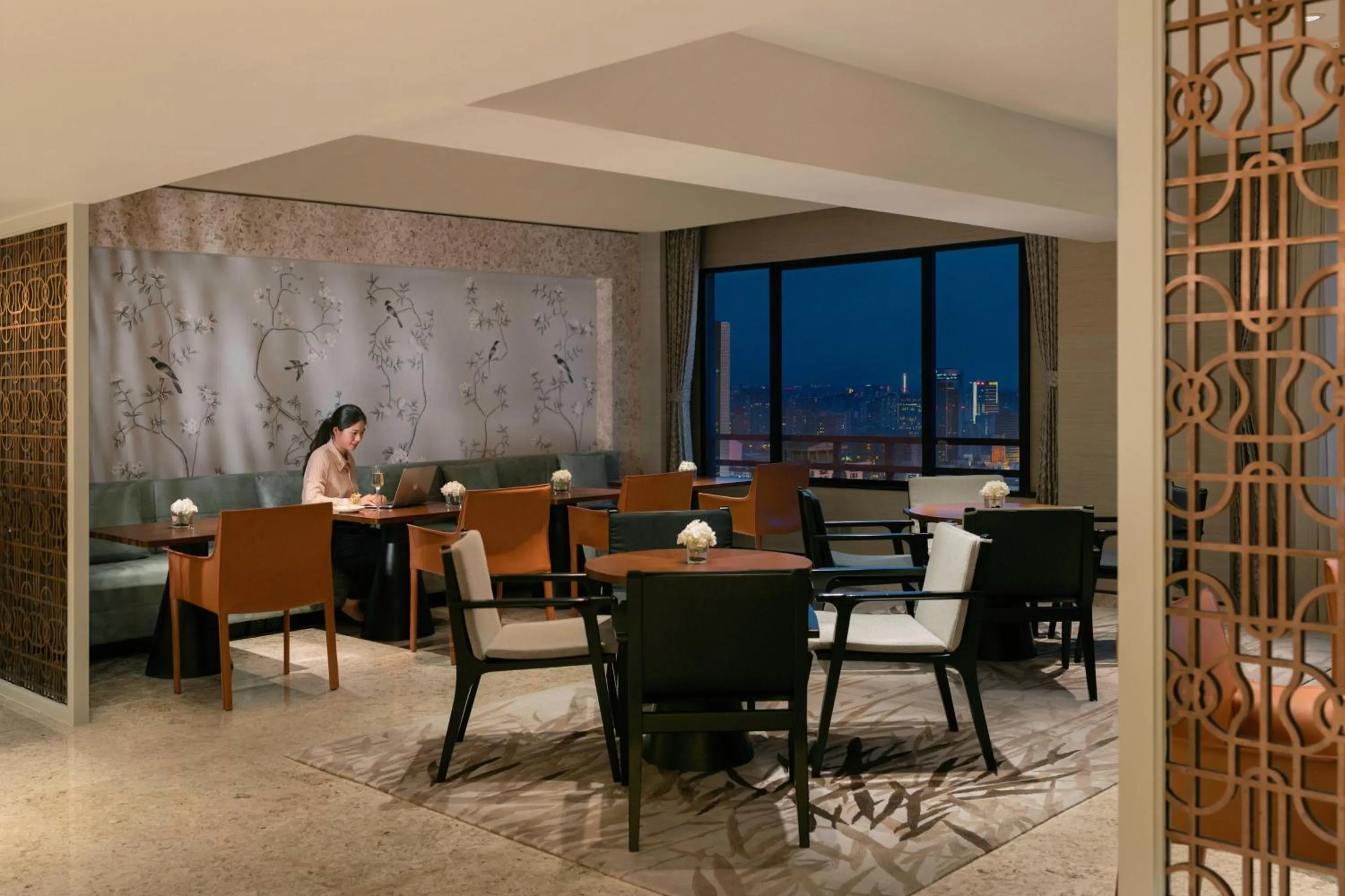 Lounge or bar in The Portman Ritz-Carlton Shanghai