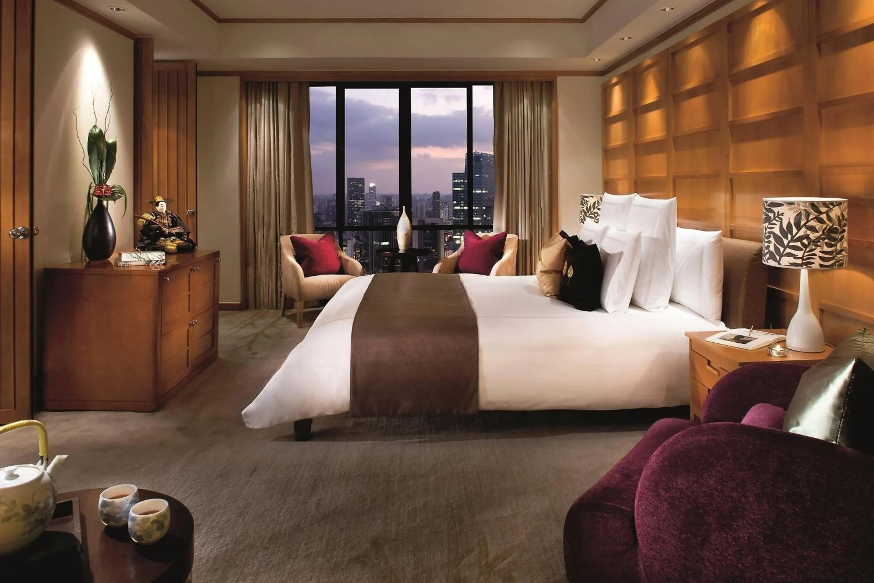 Bedroom, Bed in The Portman Ritz-Carlton Shanghai