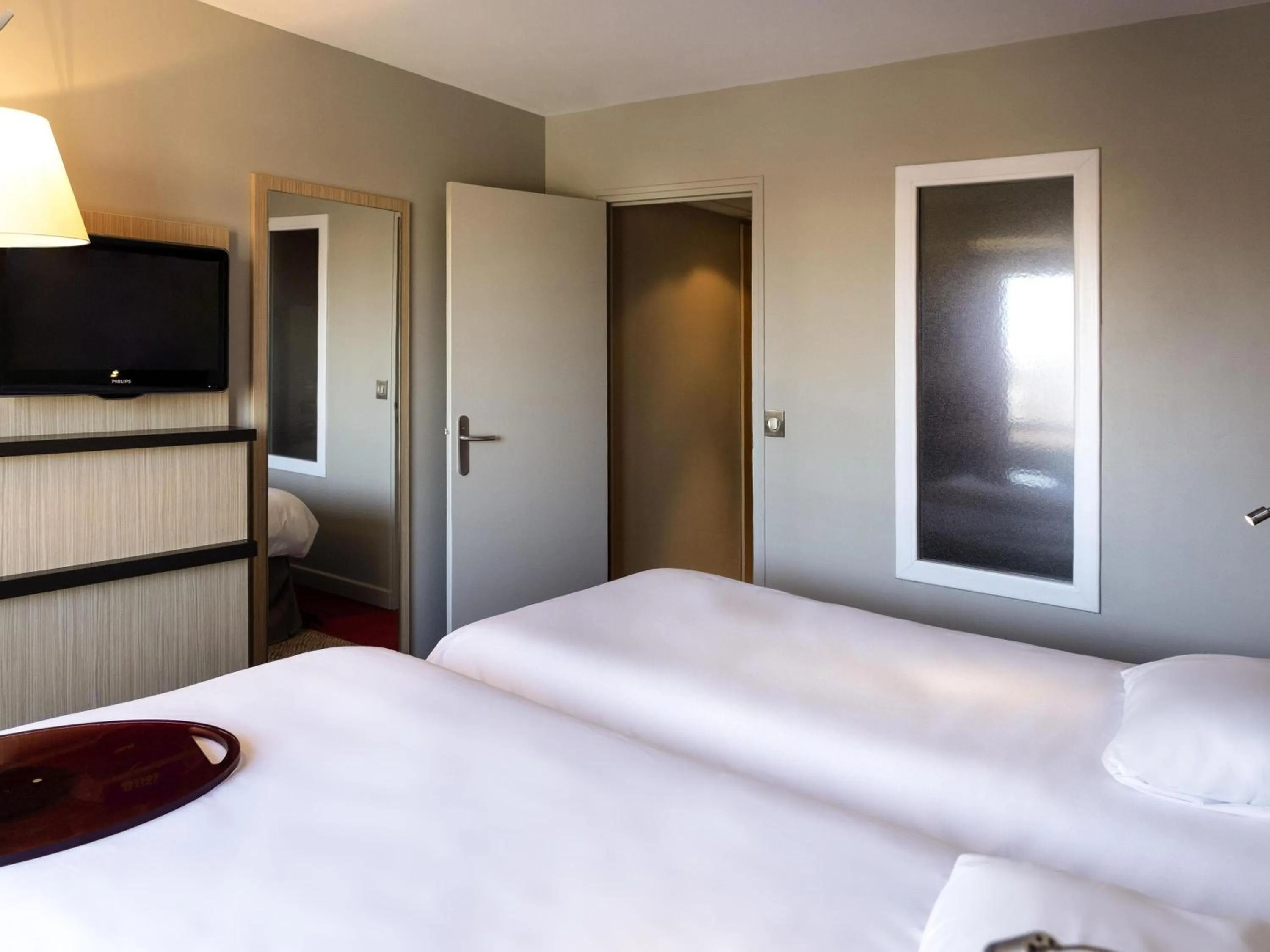 Bedroom, Bed in ibis Styles Saint Dizier
