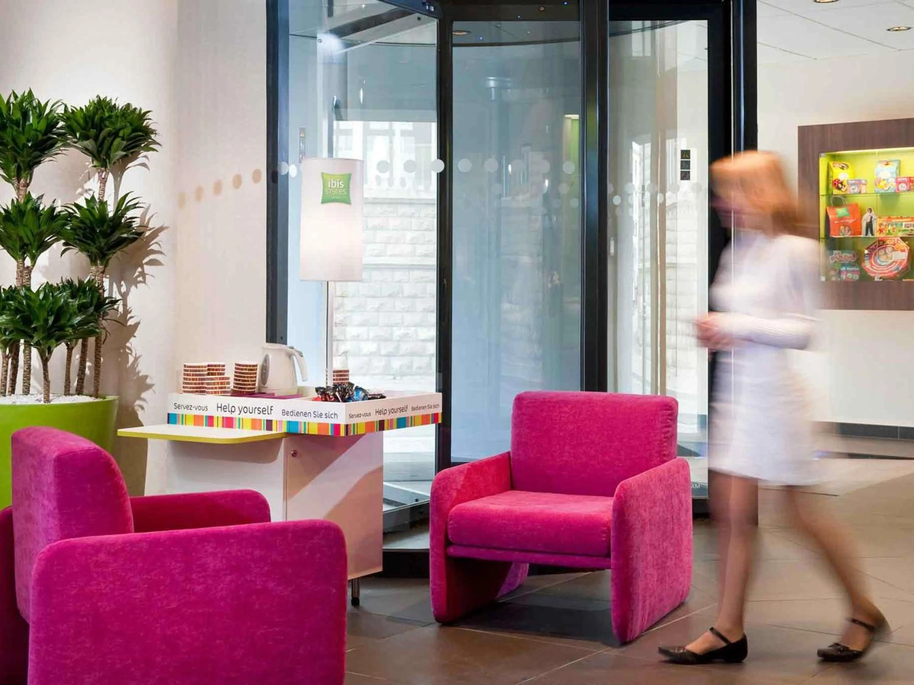 Lounge or bar in ibis Styles Saint Dizier