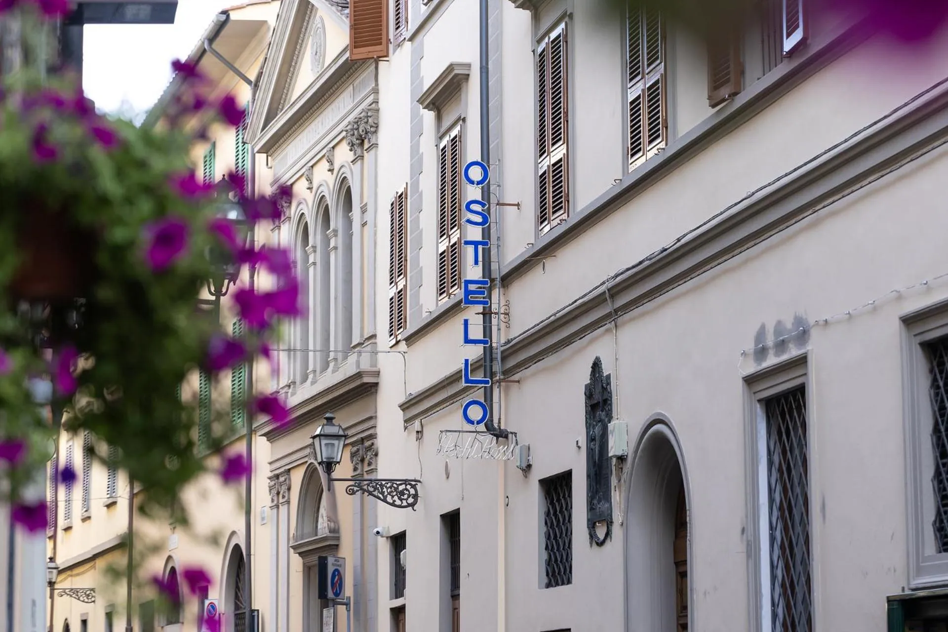 Property building in Hostel Archi Rossi