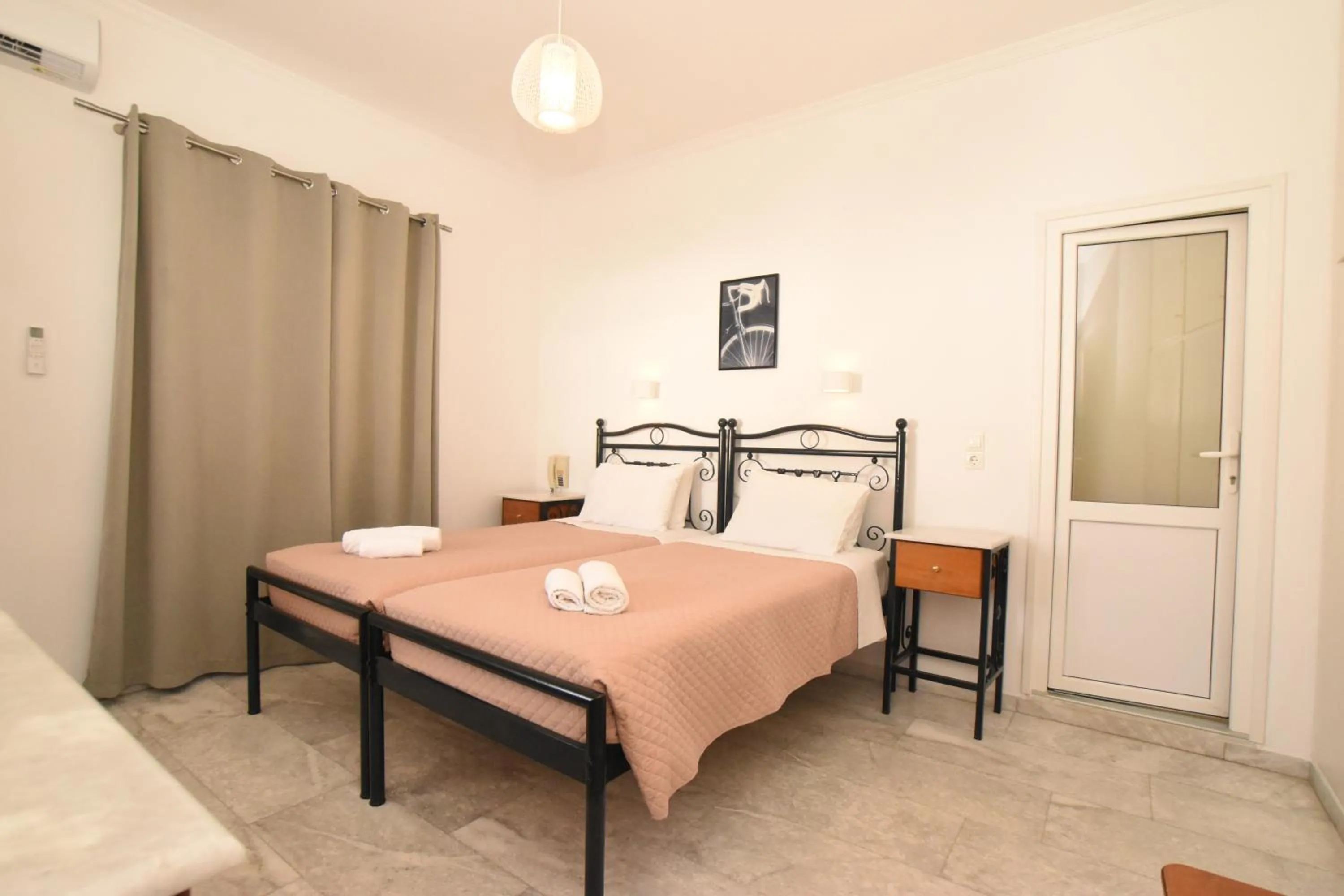 Bedroom, Bed in Asteri Hotel